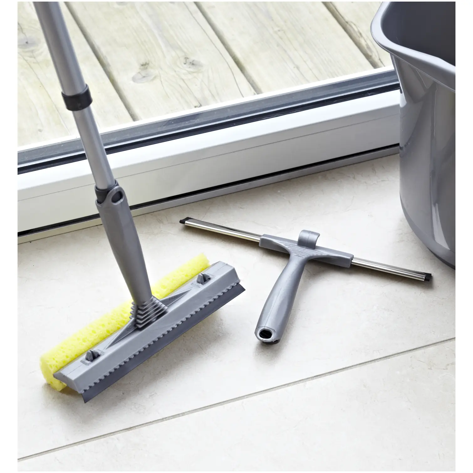 Addis 3 In 1 Window Cleaning Kit