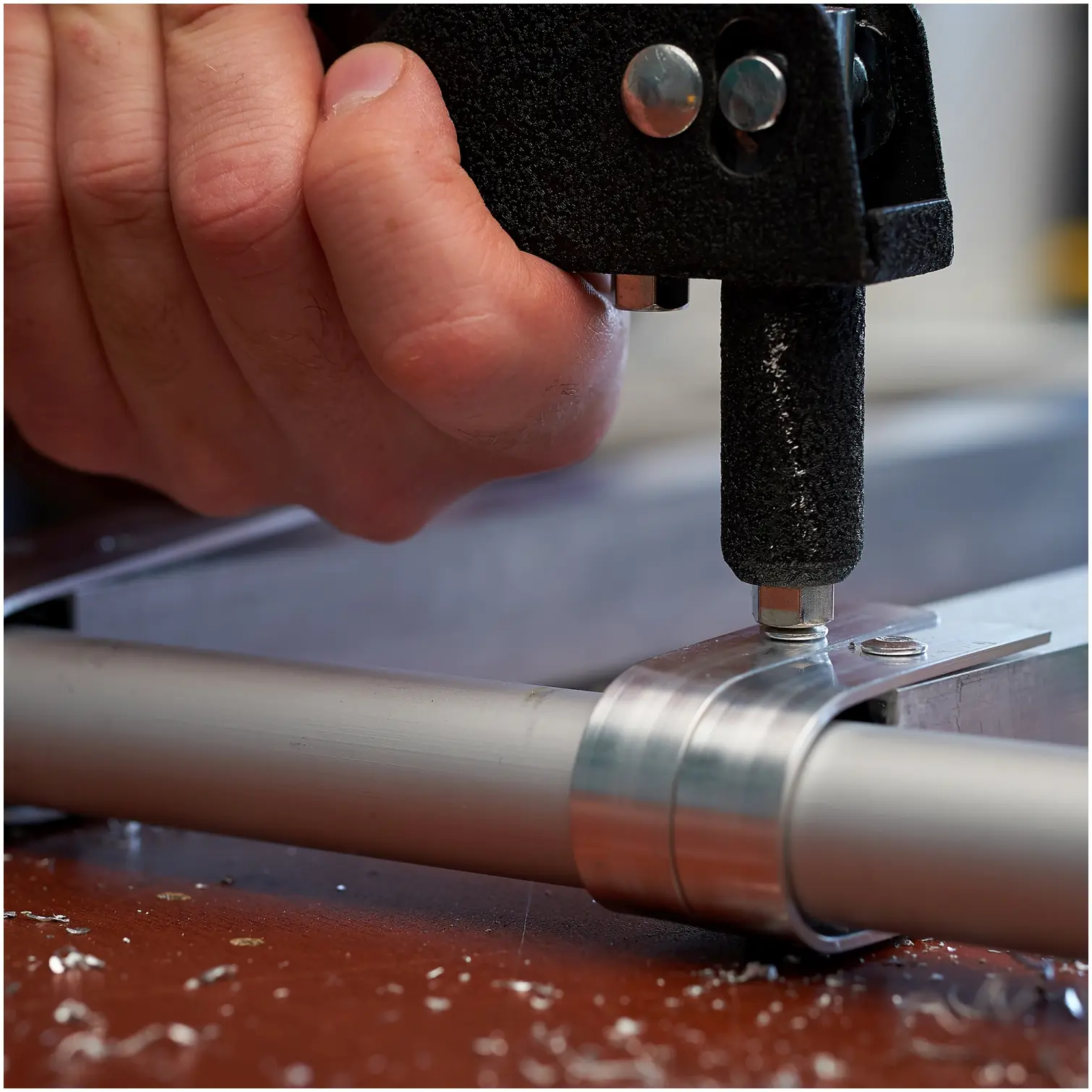 AVN0410_5 Dekton Heavy Duty Hand Riveter
