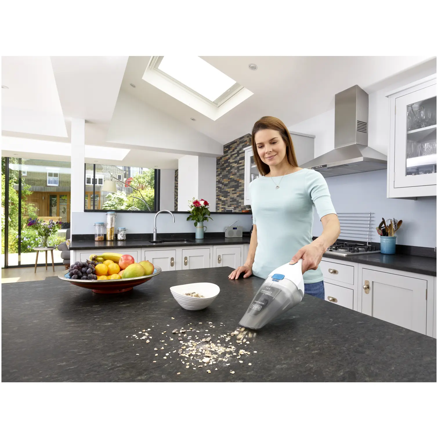 BDP0031_4 Black+Decker 3.6v Cordless Dustbuster