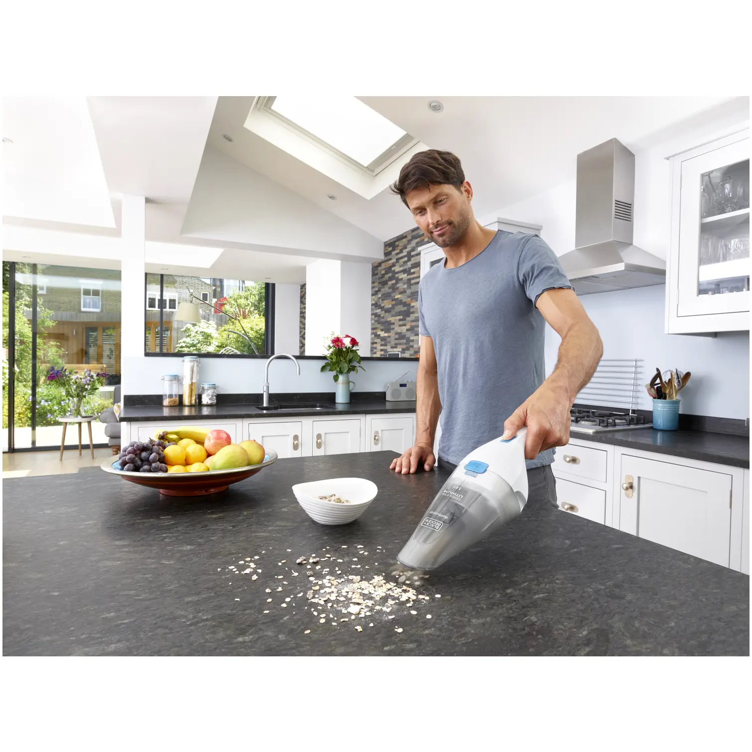 BDP0031_5 Black+Decker 3.6v Cordless Dustbuster