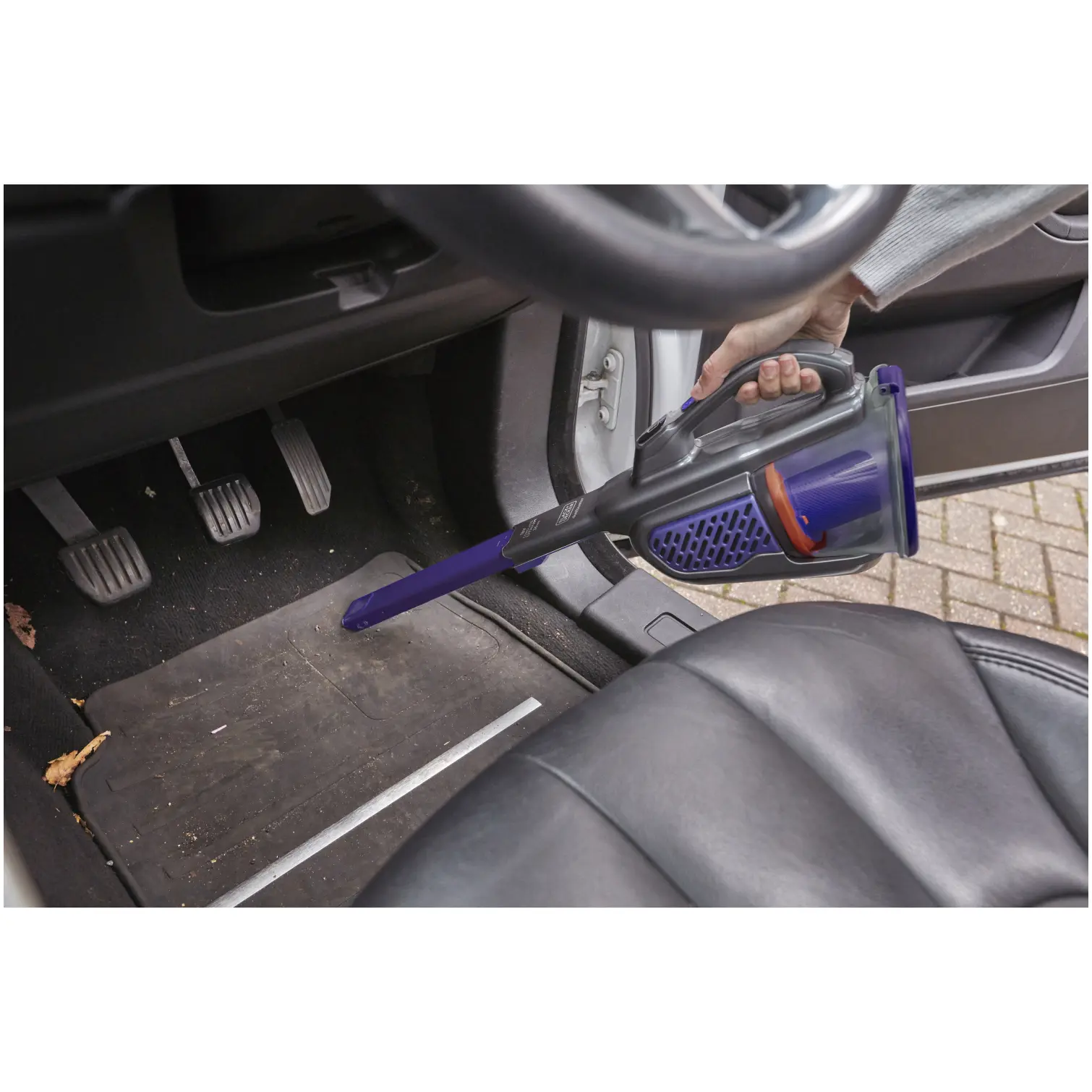 BDP0112_12 Black+Decker 18v Cordless Dustbuster