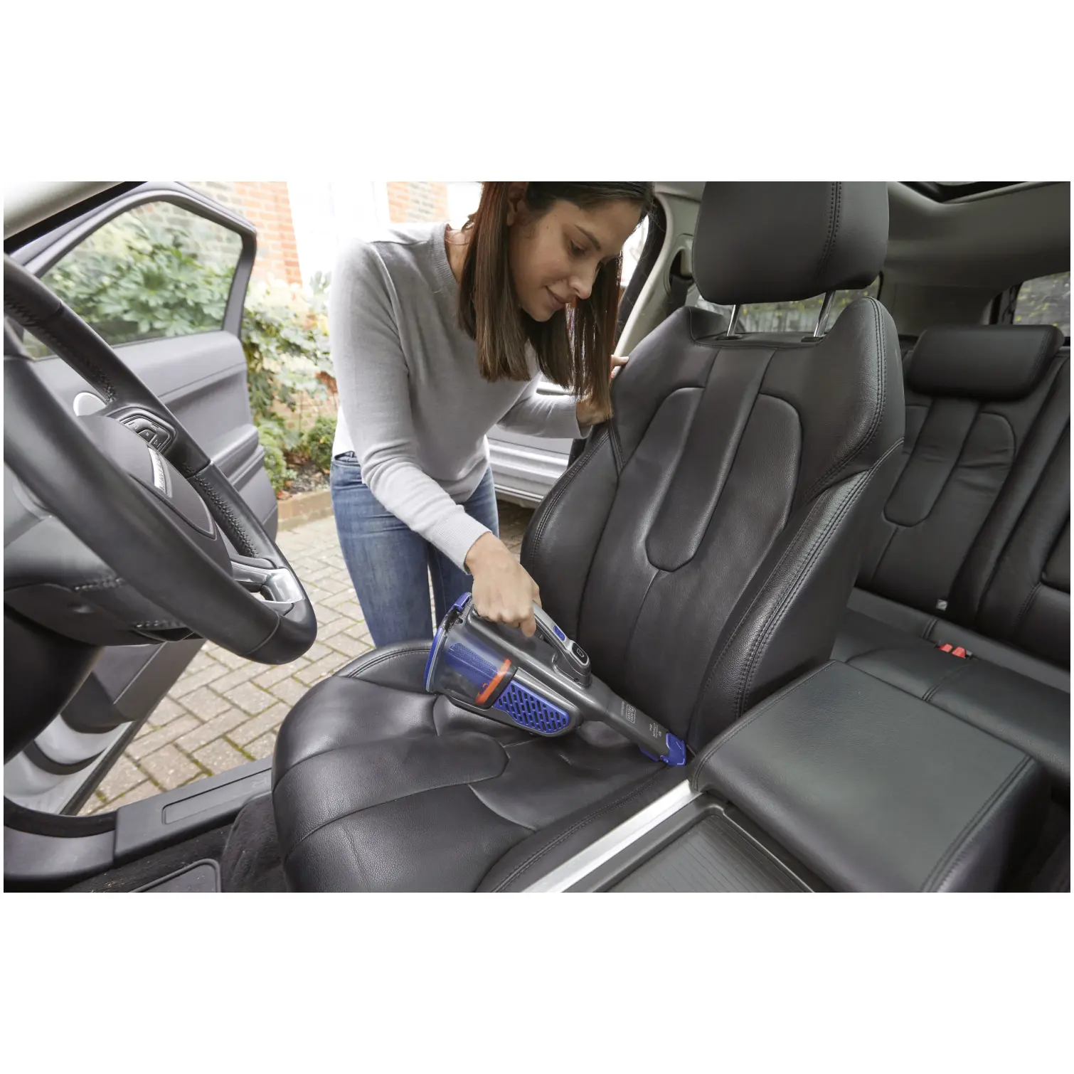 BDP0112_16 Black+Decker 18v Cordless Dustbuster