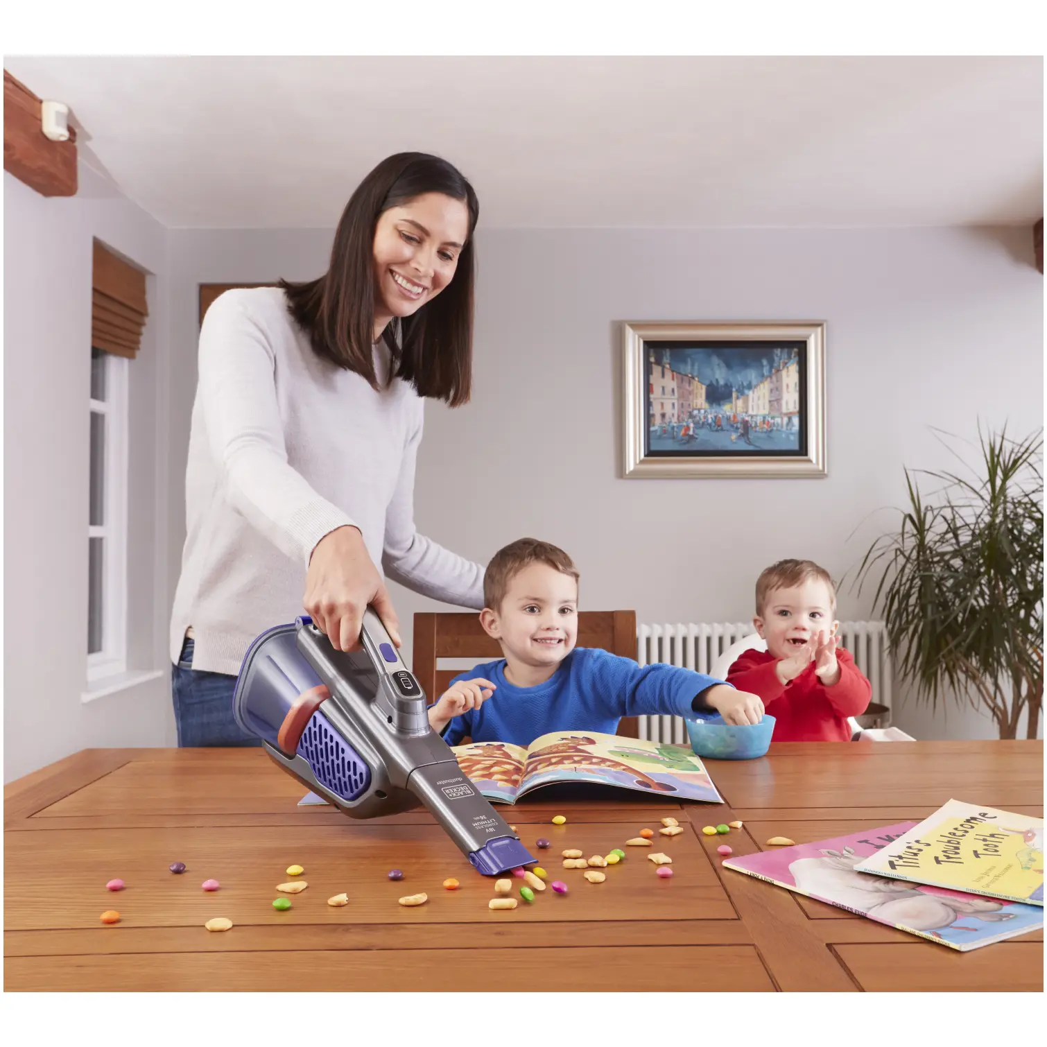 BDP0112_18 Black+Decker 18v Cordless Dustbuster