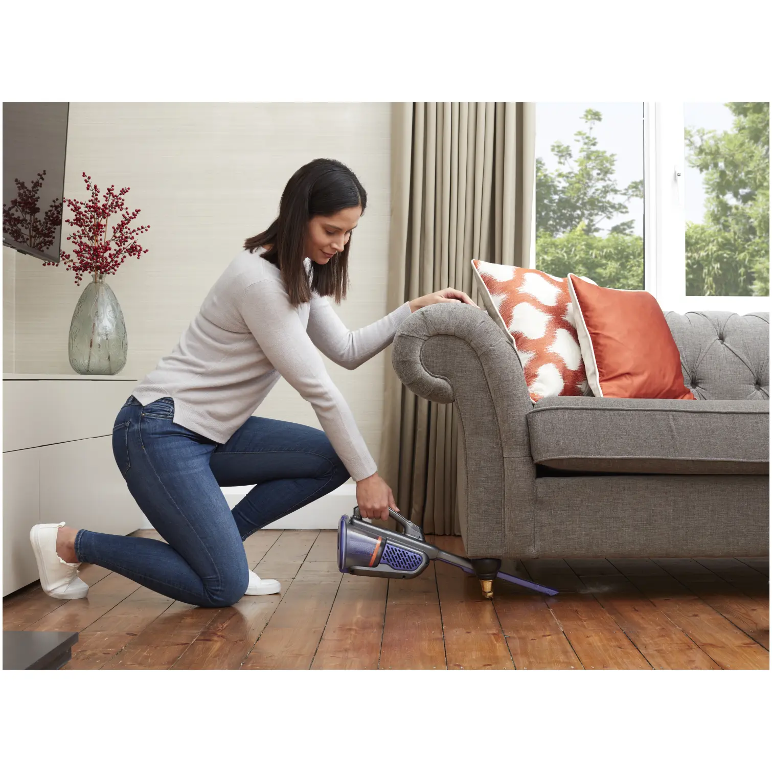BDP0112_19 Black+Decker 18v Cordless Dustbuster