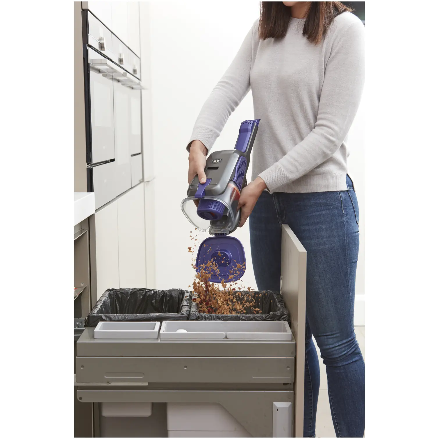 BDP0112_24 Black+Decker 18v Cordless Dustbuster