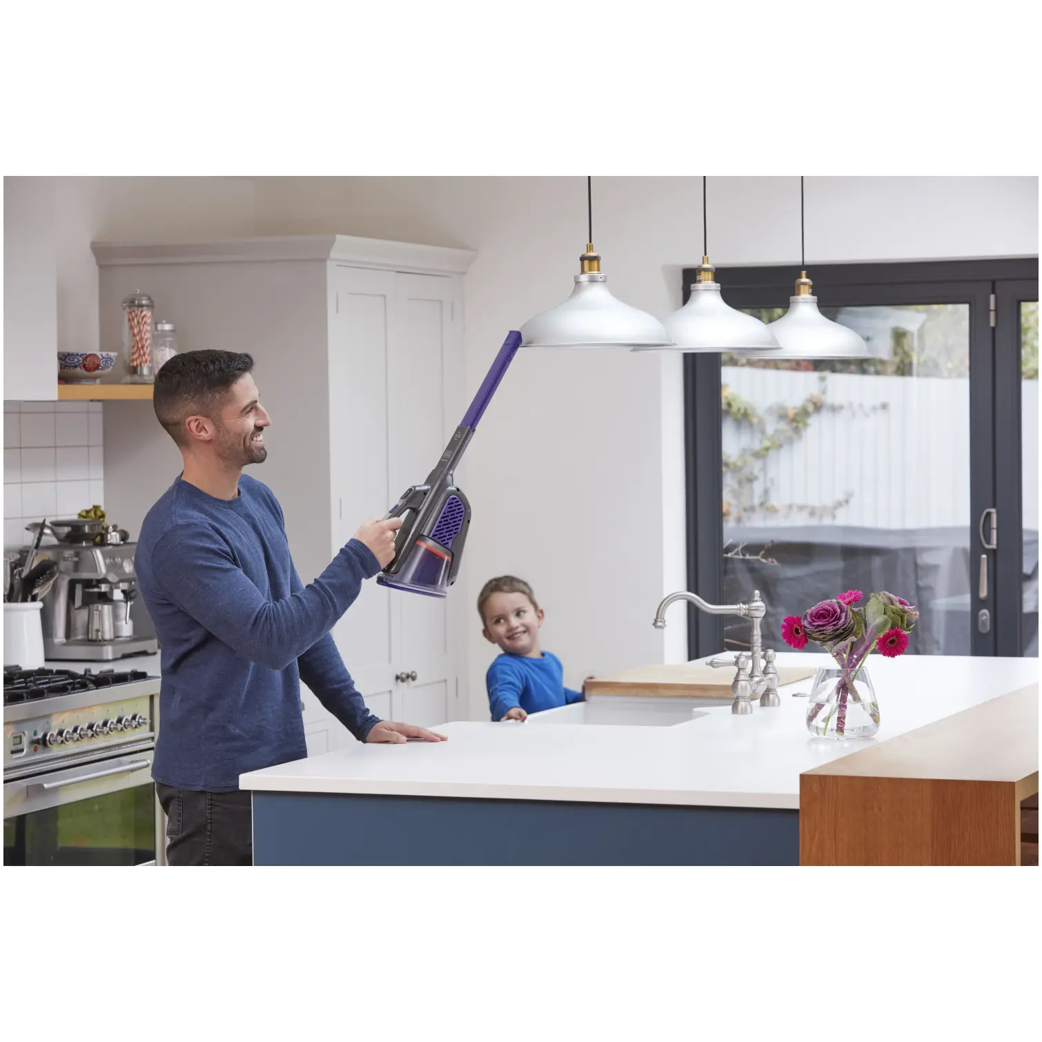 BDP0112_9 Black+Decker 18v Cordless Dustbuster