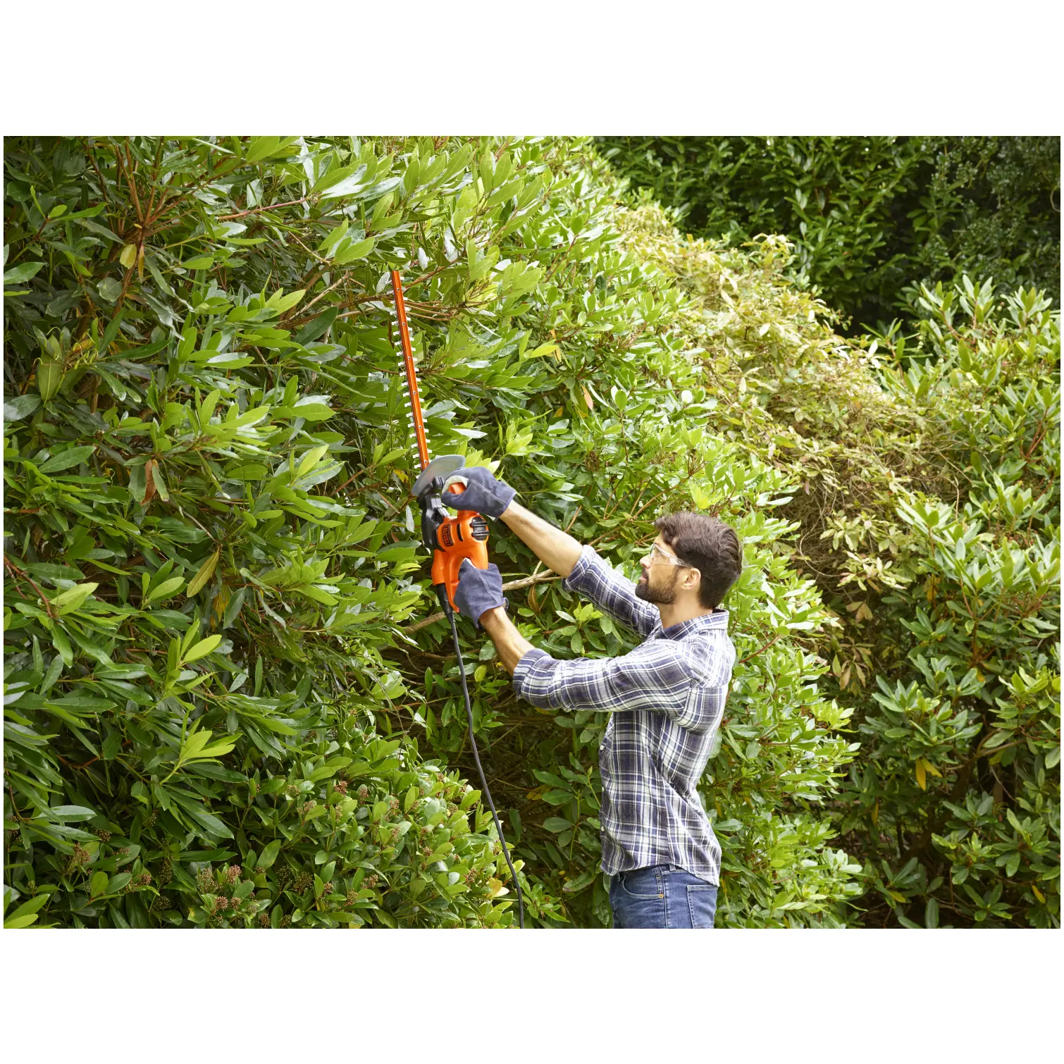 BDP0133_5 Black+Decker Hedge Trimmer 420w 45cm
