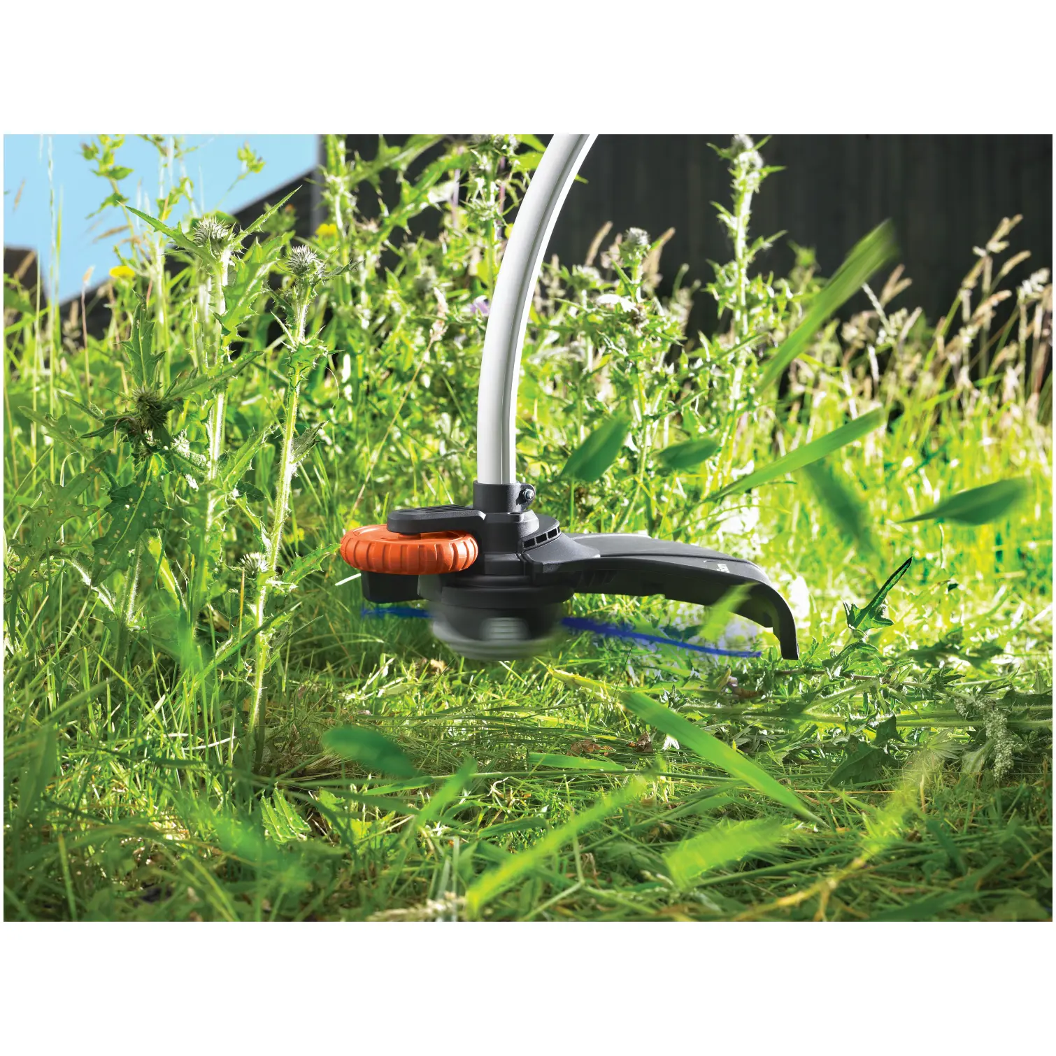BDP0166_2 Black+Decker Trim & Edge Reflex Strimmer 900w 35cm