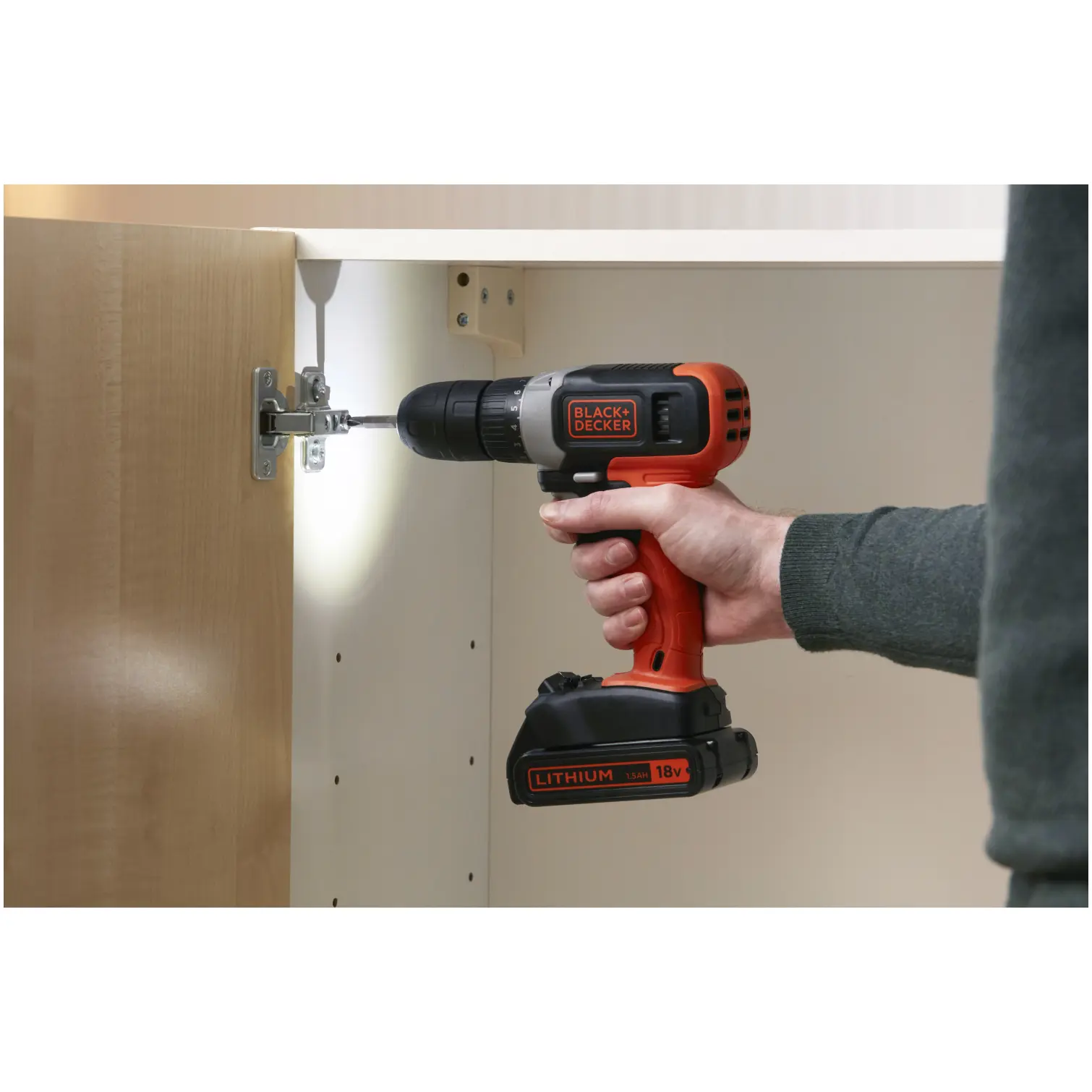 BDP0304_2 Black+Decker Lithium-ion Drill Driver 18v