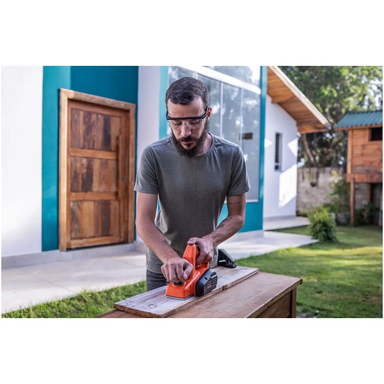 BDP0391_11 Black & Decker Planer 710w