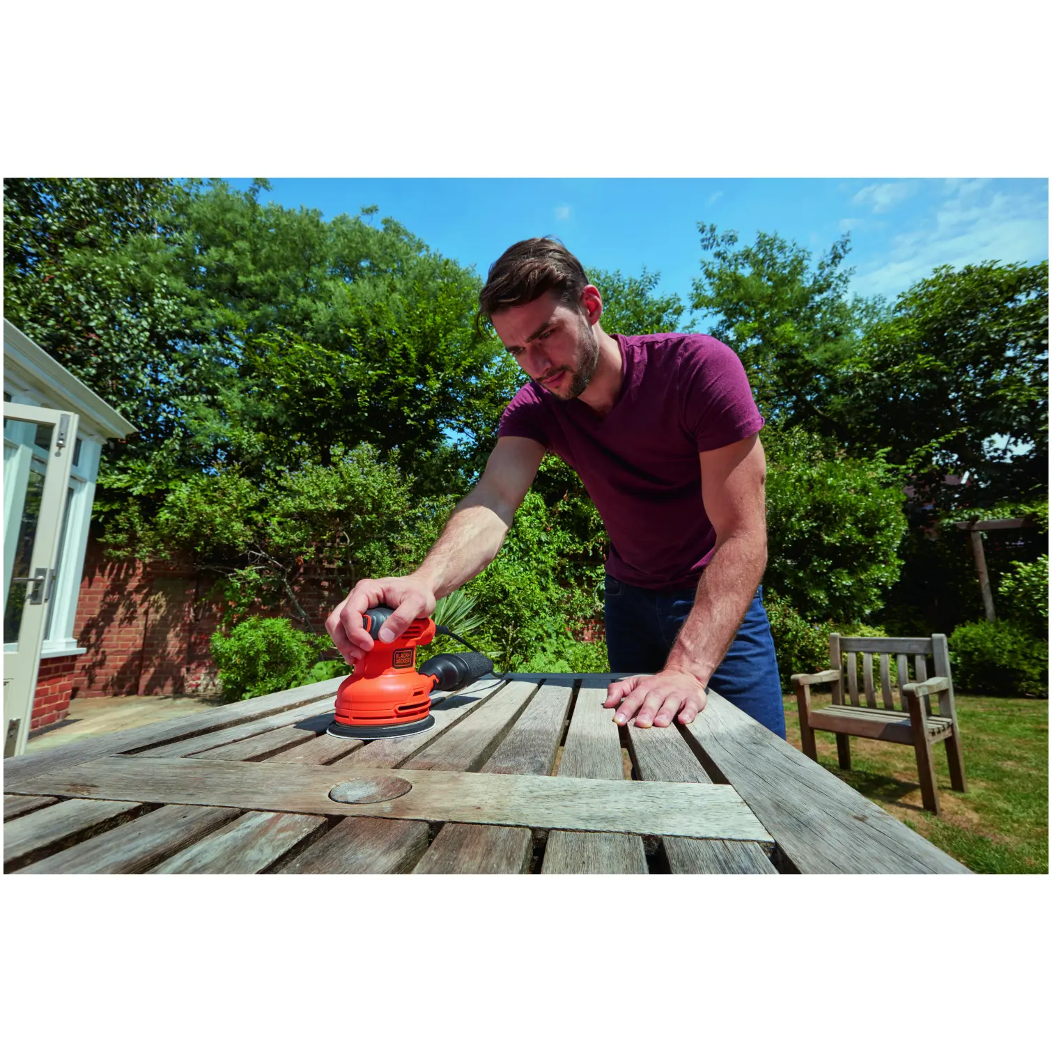 BDP0411_4 Black+Decker Random Orbit Sander 230w