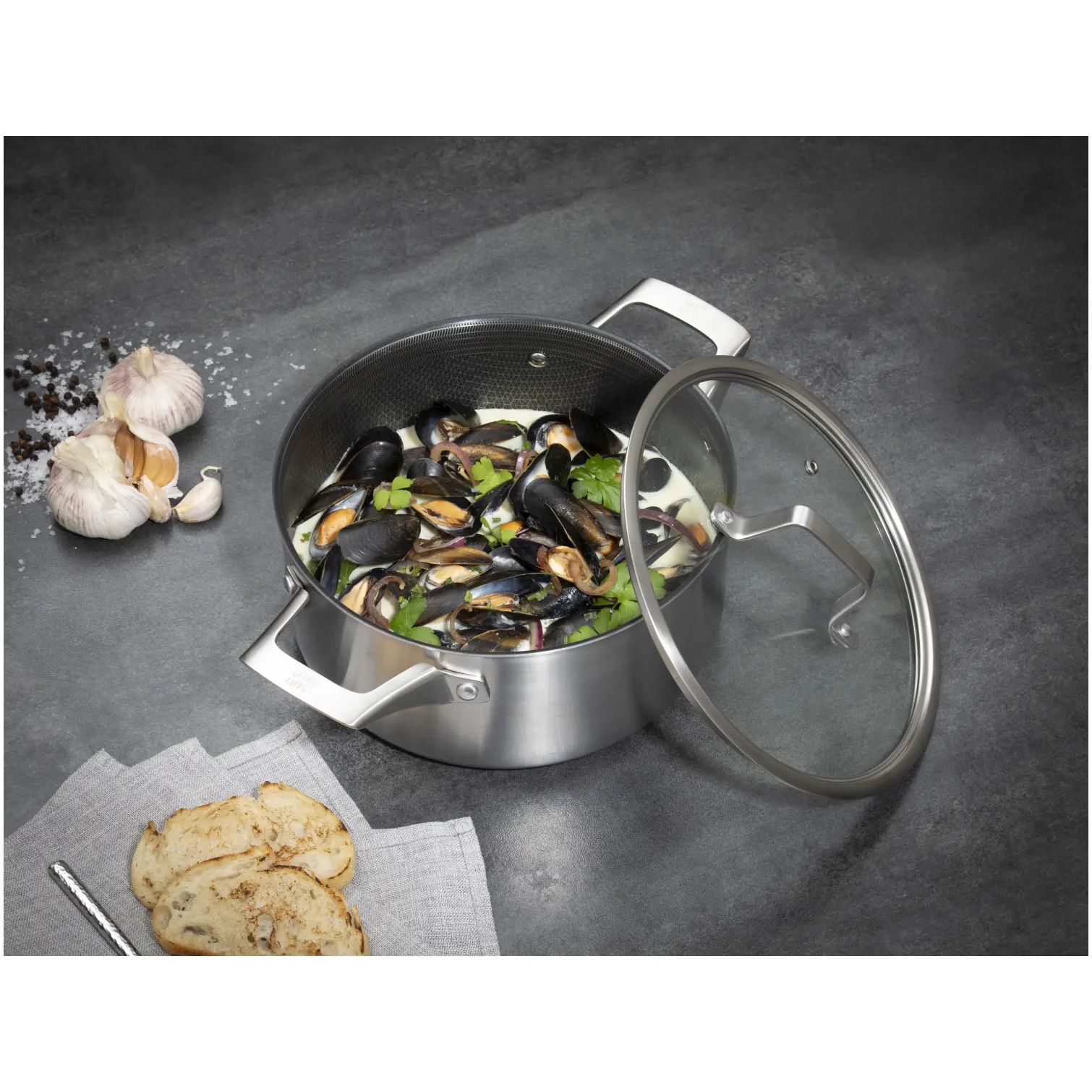EGL0549_2 Hairy Bikers Hex Guard Casserole 24cm