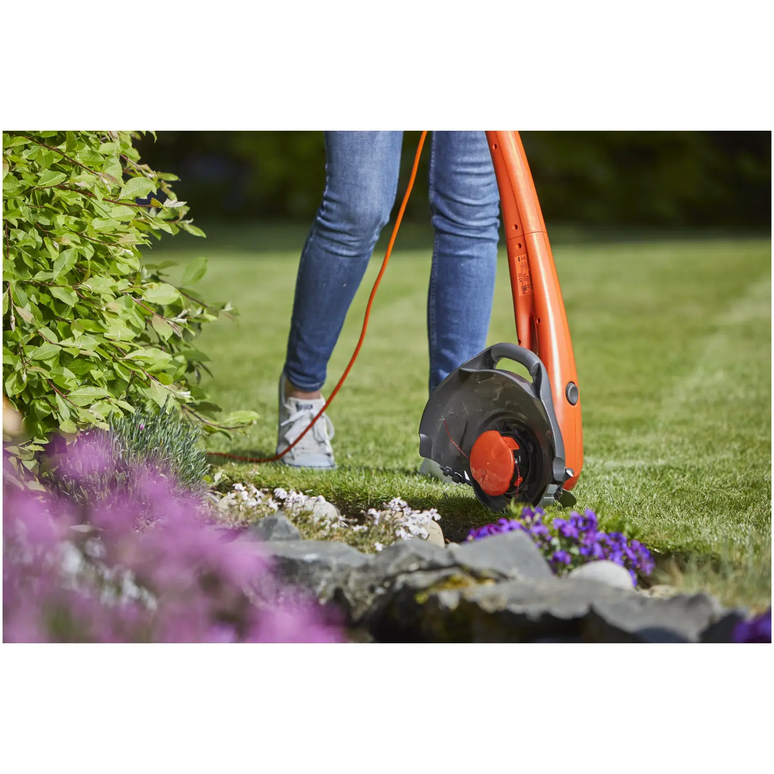 FLY0208_5 Flymo Contour XT Corded Grass Trimmer and Edger
