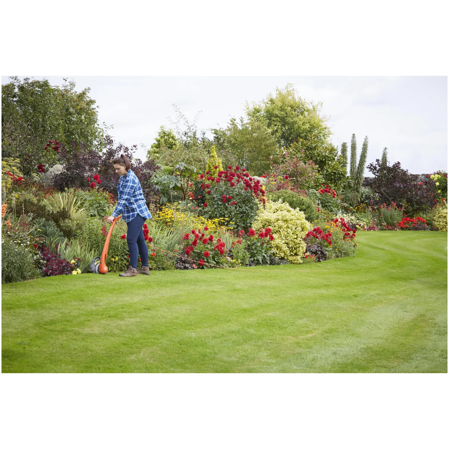 FLY0208_6 Flymo Contour XT Corded Grass Trimmer and Edger