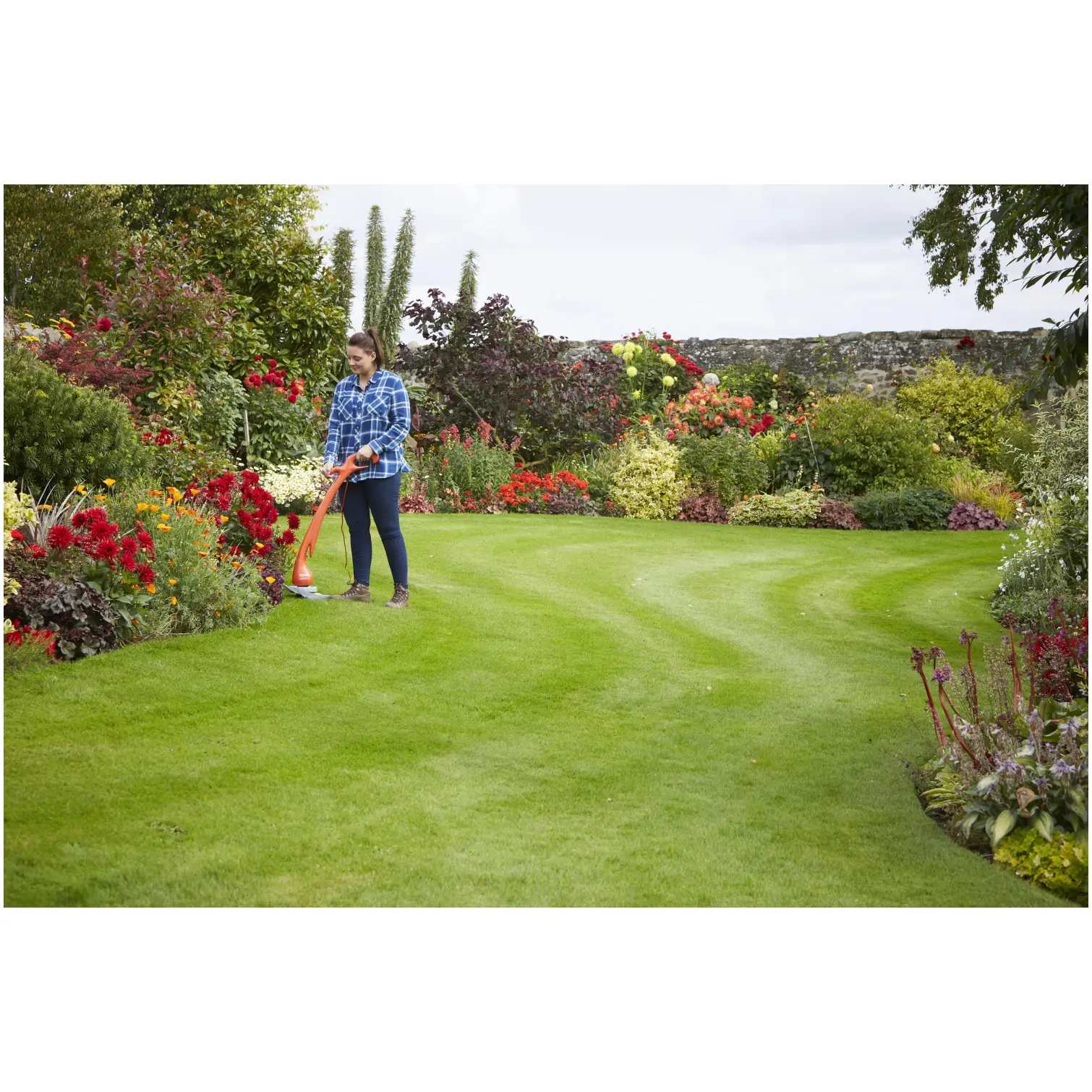 FLY0208_7 Flymo Contour XT Corded Grass Trimmer and Edger