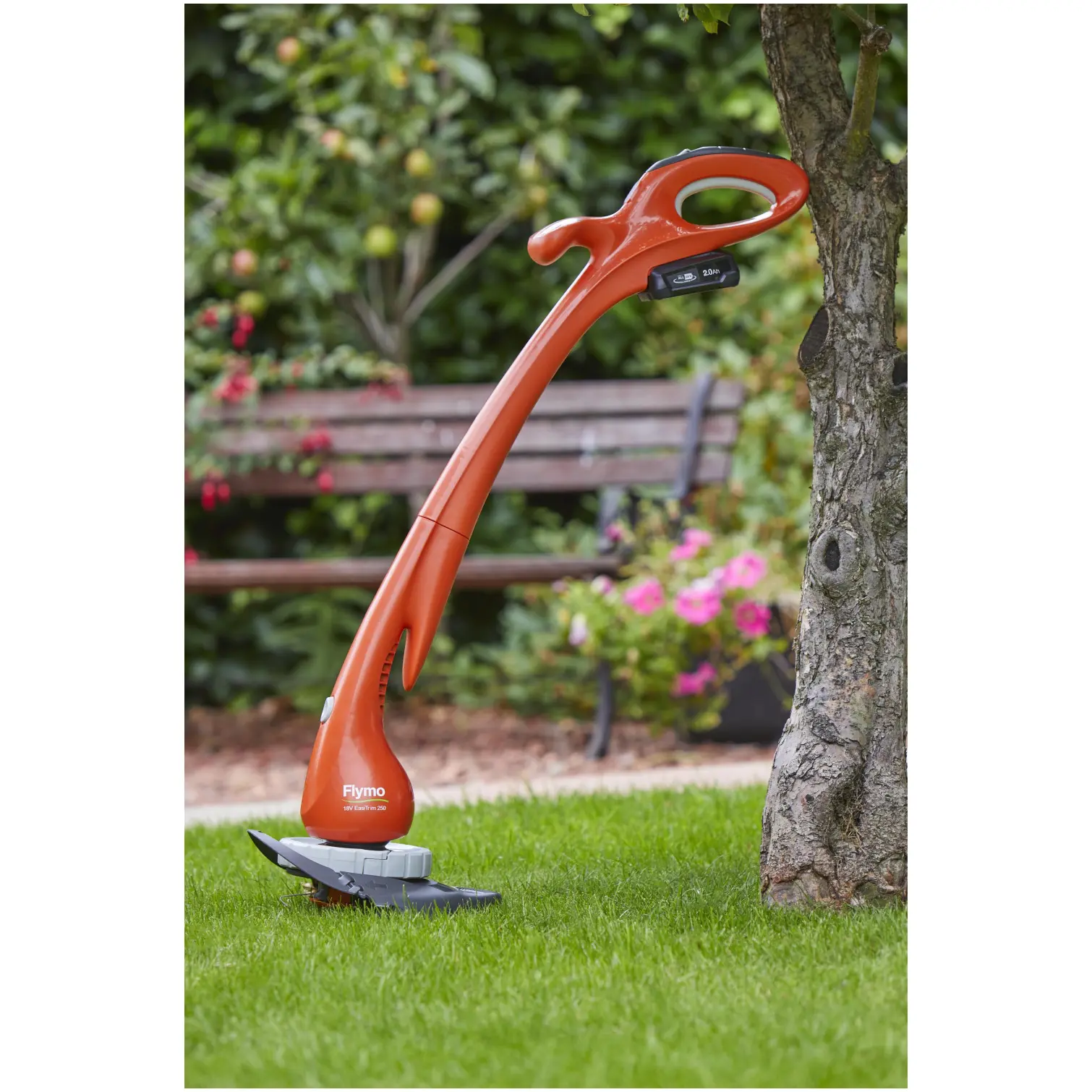 Flymo EasiTrim 250 Cordless Grass Trimmer Kit