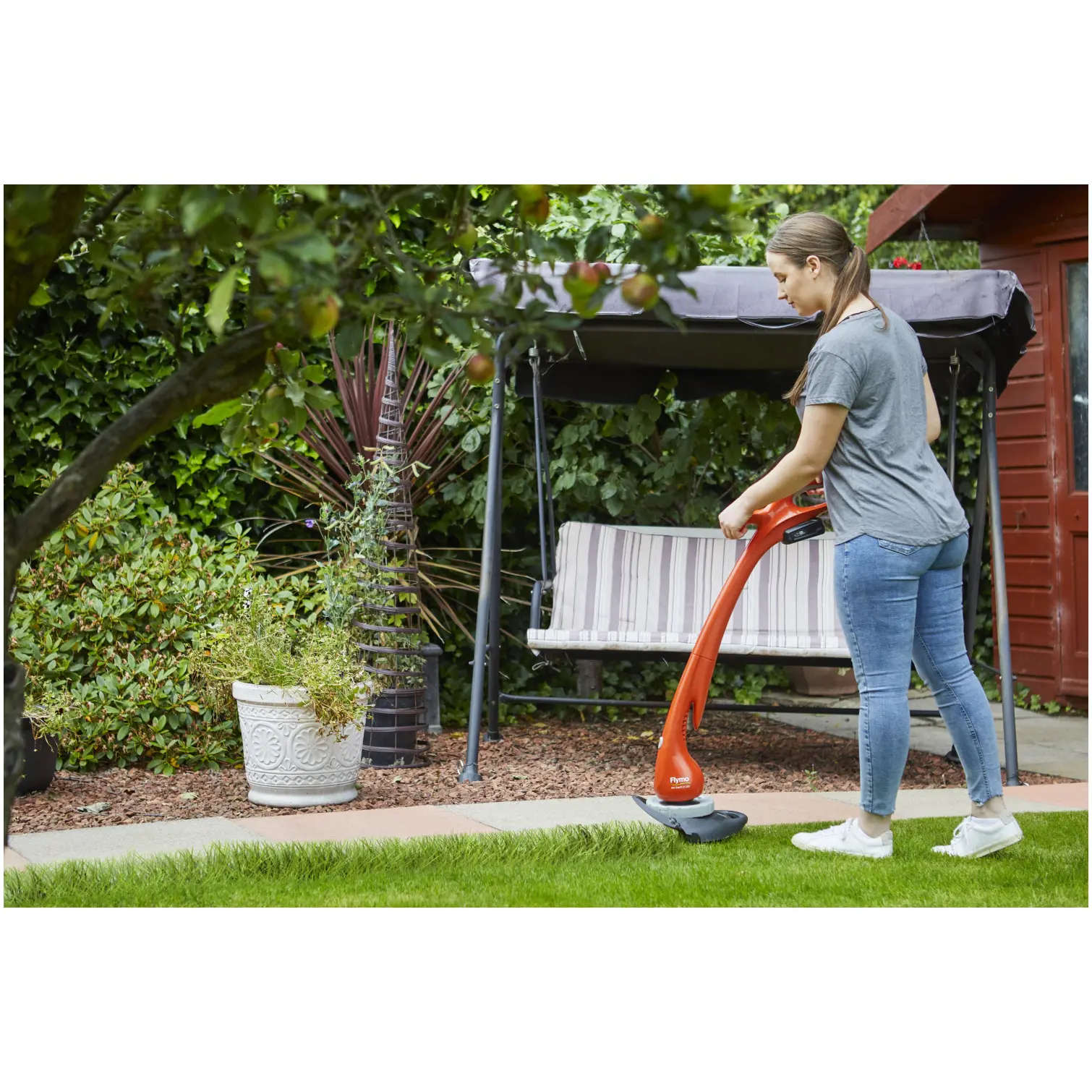 Flymo EasiTrim 250 Cordless Grass Trimmer Kit