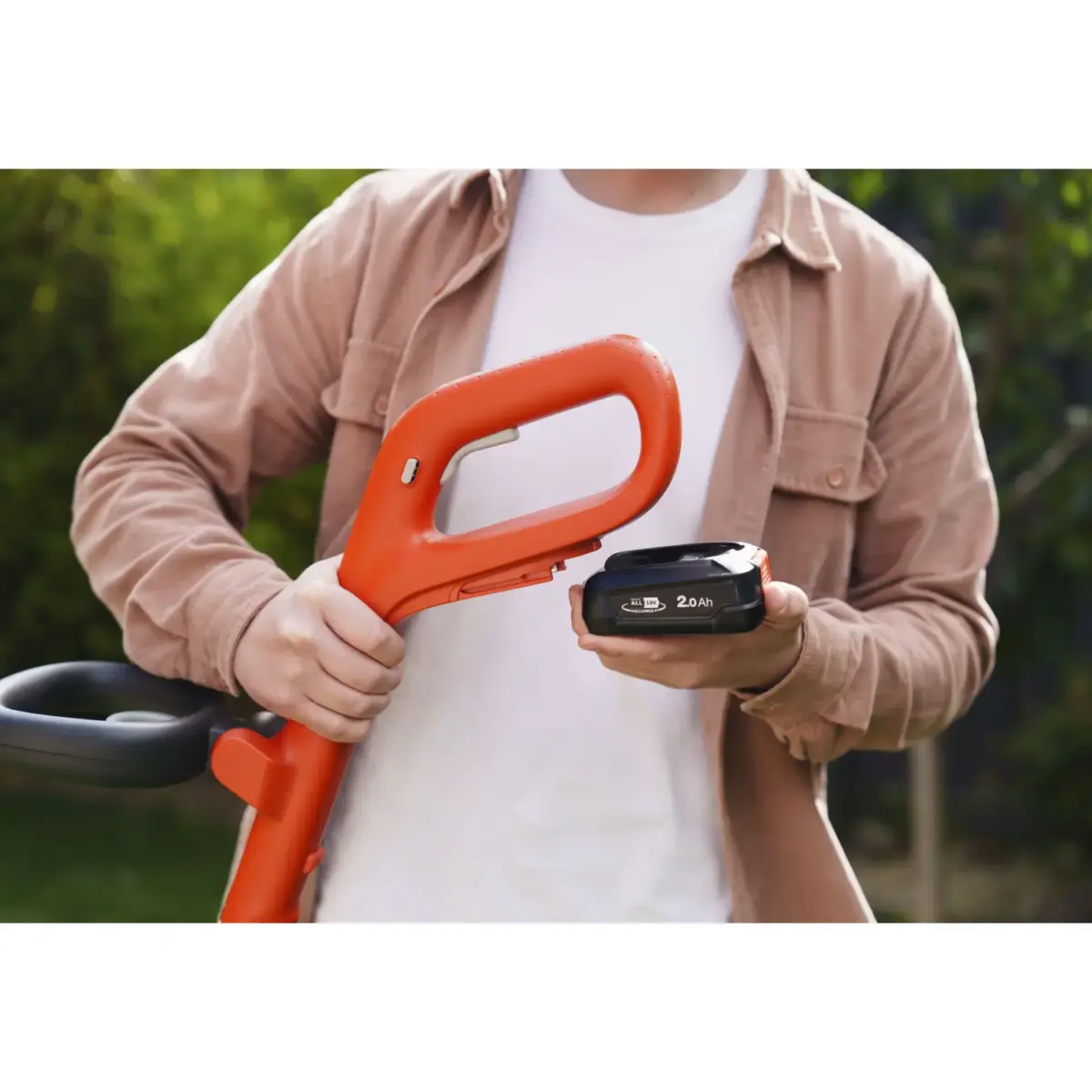 Flymo 18V EasiWeeder Cordless Weed Brush Battery Kit