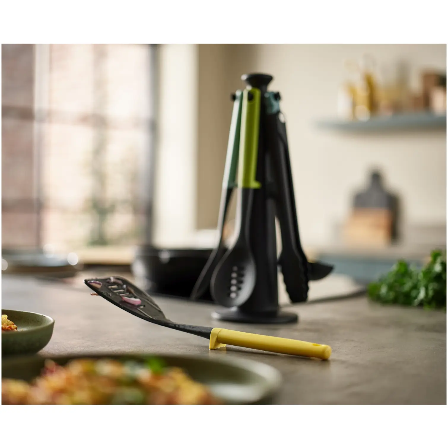 JPH0036_10 Joseph Joseph Duo 5-Piece Utensil Stand With Integrated Tool Rests