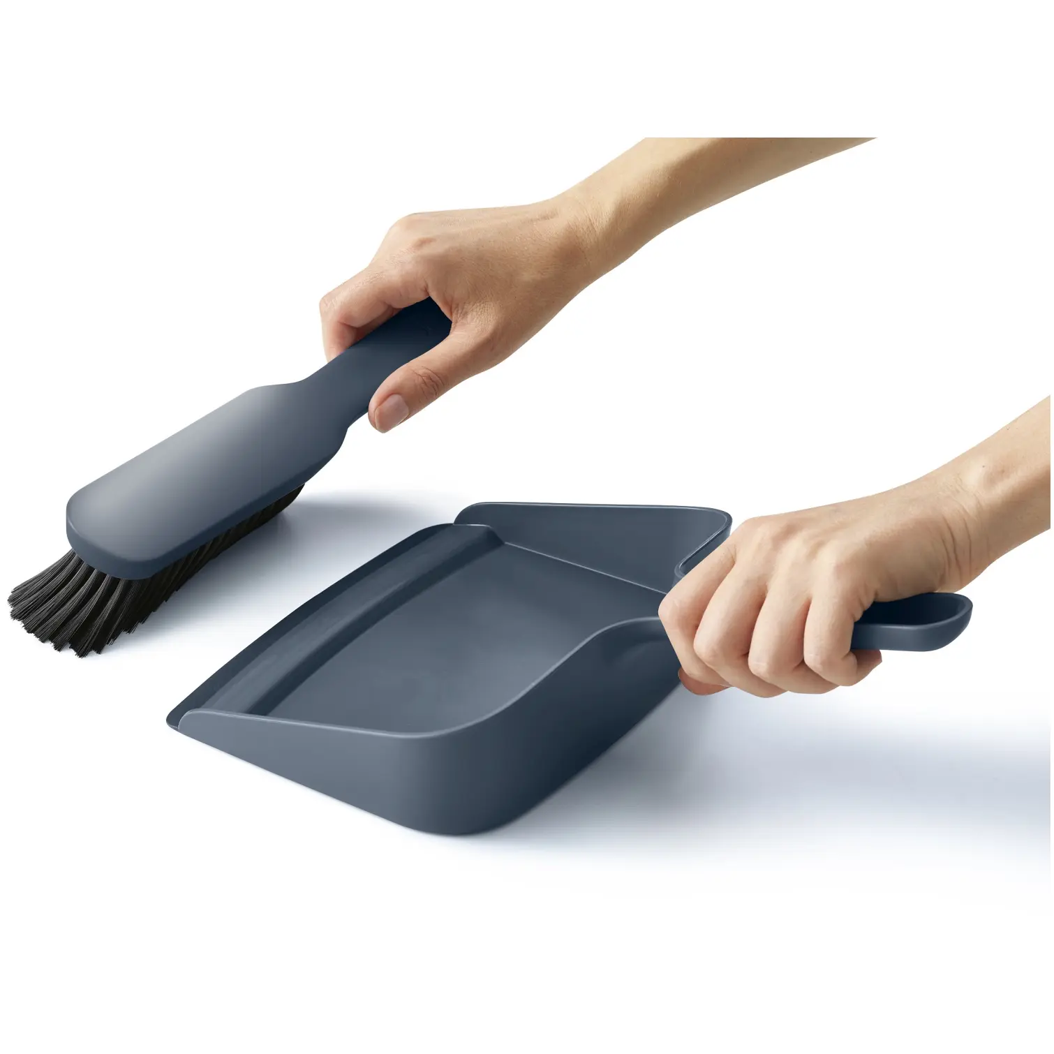 JPH0240_4 Joseph Joseph Cleanstore Dustpan & Brush