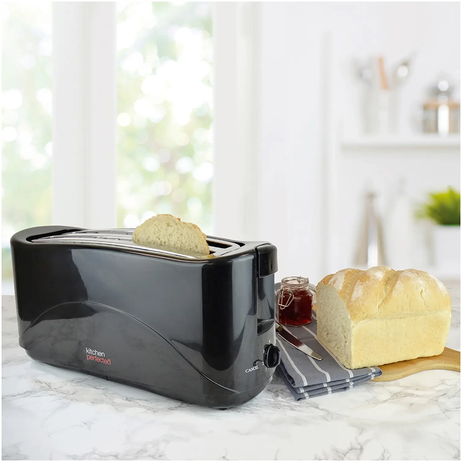 KitchenPerfected 4 Slice Long Slot Toaster Black