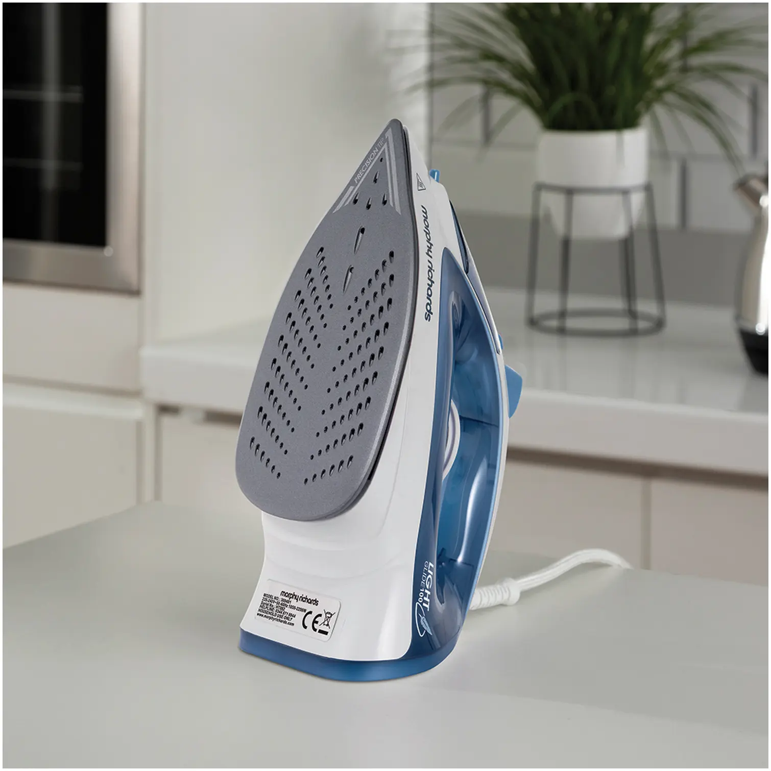MOR0330_1 Morphy Richards 300401 Light Glide Iron 100