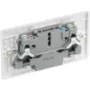 NEX0098_4 13A Switched Socket With USB