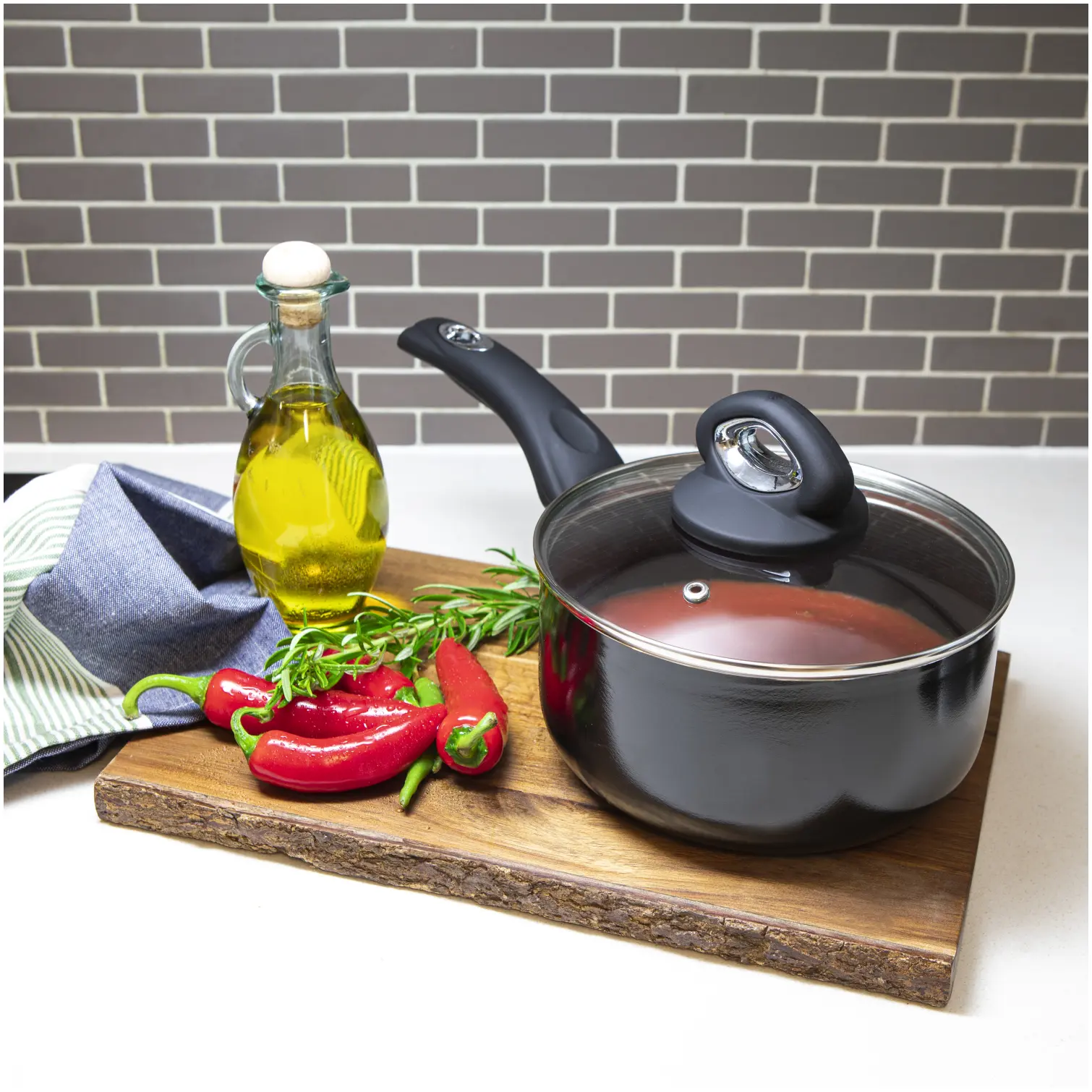 PEN0092_3 Black Diamond 20cm Saucepan Non Stick