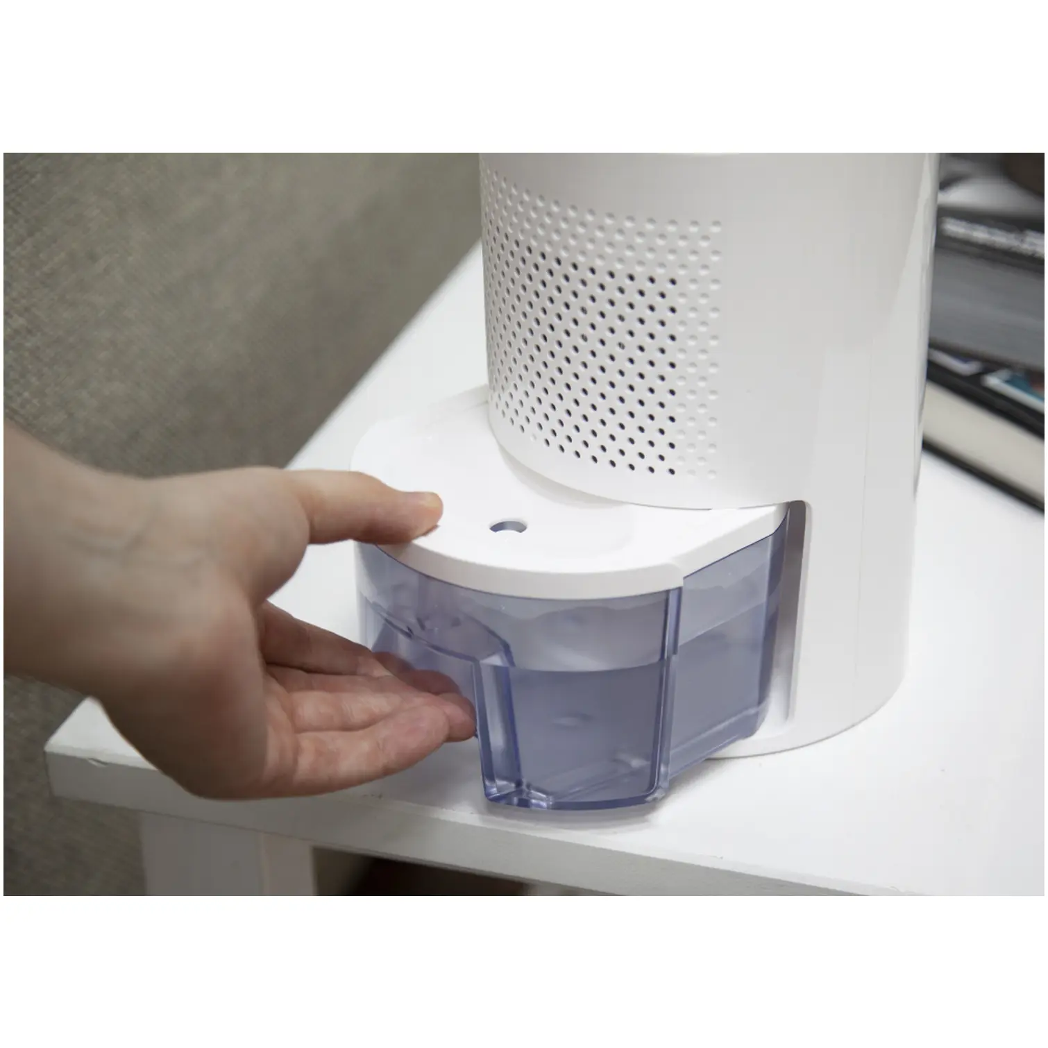 B+D Compact Dehumidifier 900ml
