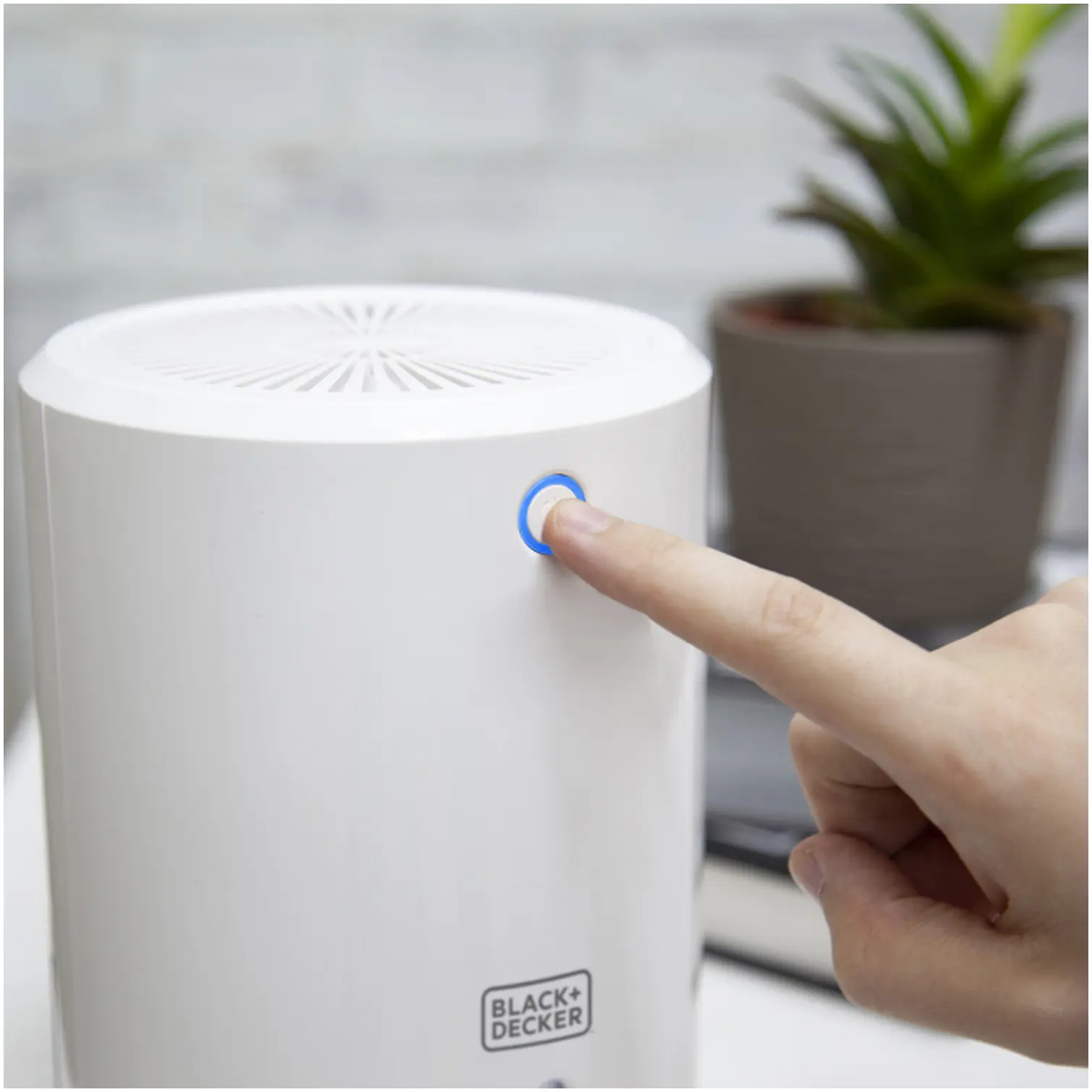 B+D Compact Dehumidifier 900ml
