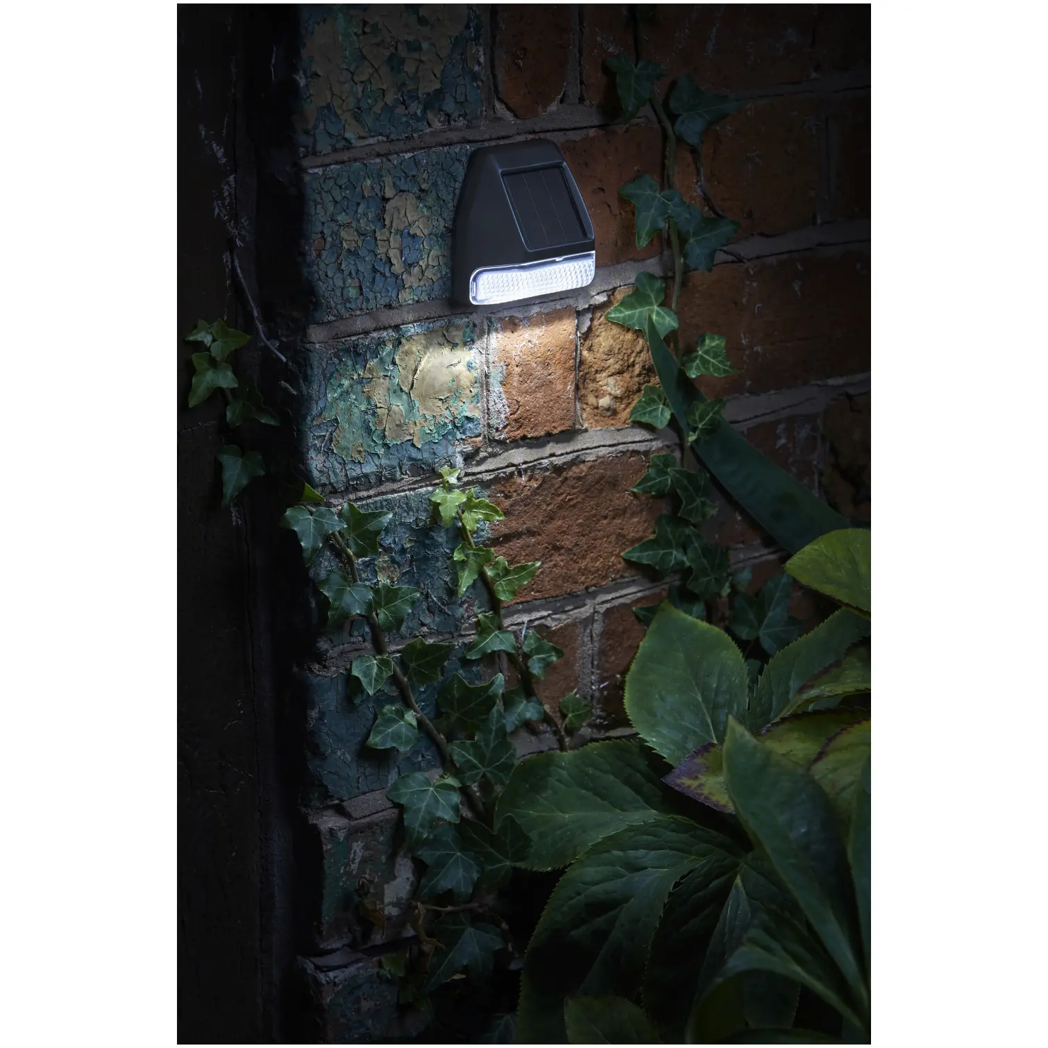 Smart Garden Solar Powered Fence Wall & Post Light