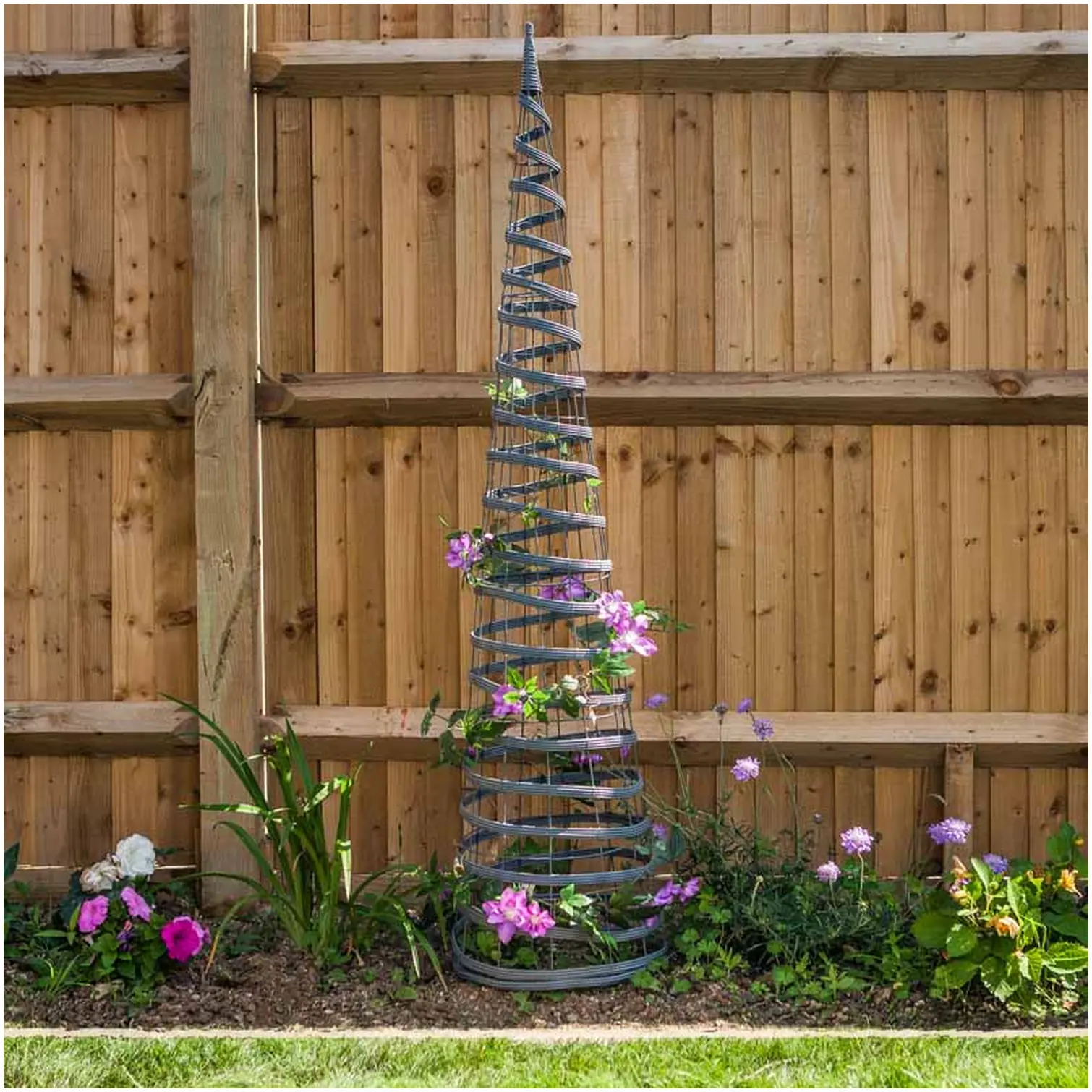 Rattan Effect Obelisk 1.5mtr
