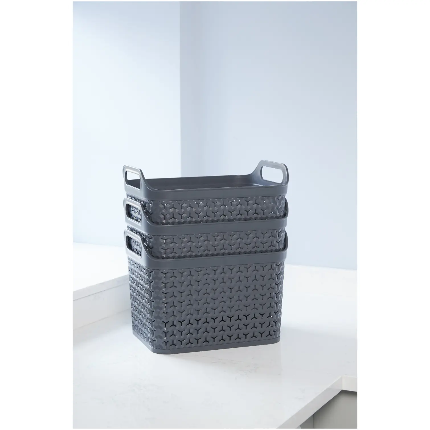 Strata Urban Store Basket And Lid Medium Charcoal 14 Litres Capacity 23 x 23.5 x 30.5cm