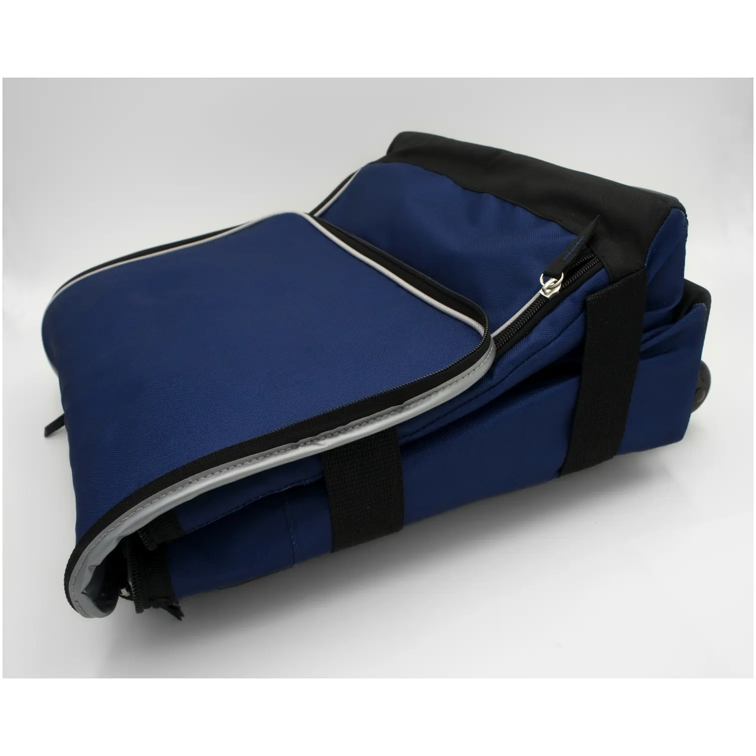 THE0179_3 ThermoCafe 52 Can Wheeled Cool Bag
