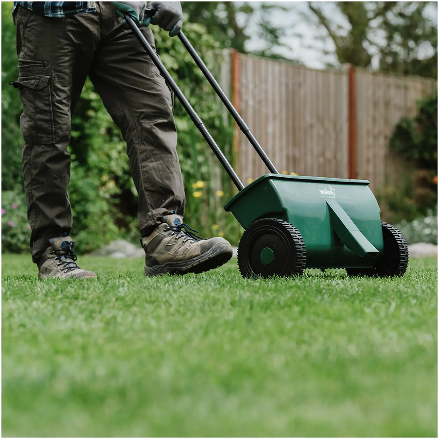 WTD0400_2 Westland Lawn Drop Spreader 41cm Spreading Width
