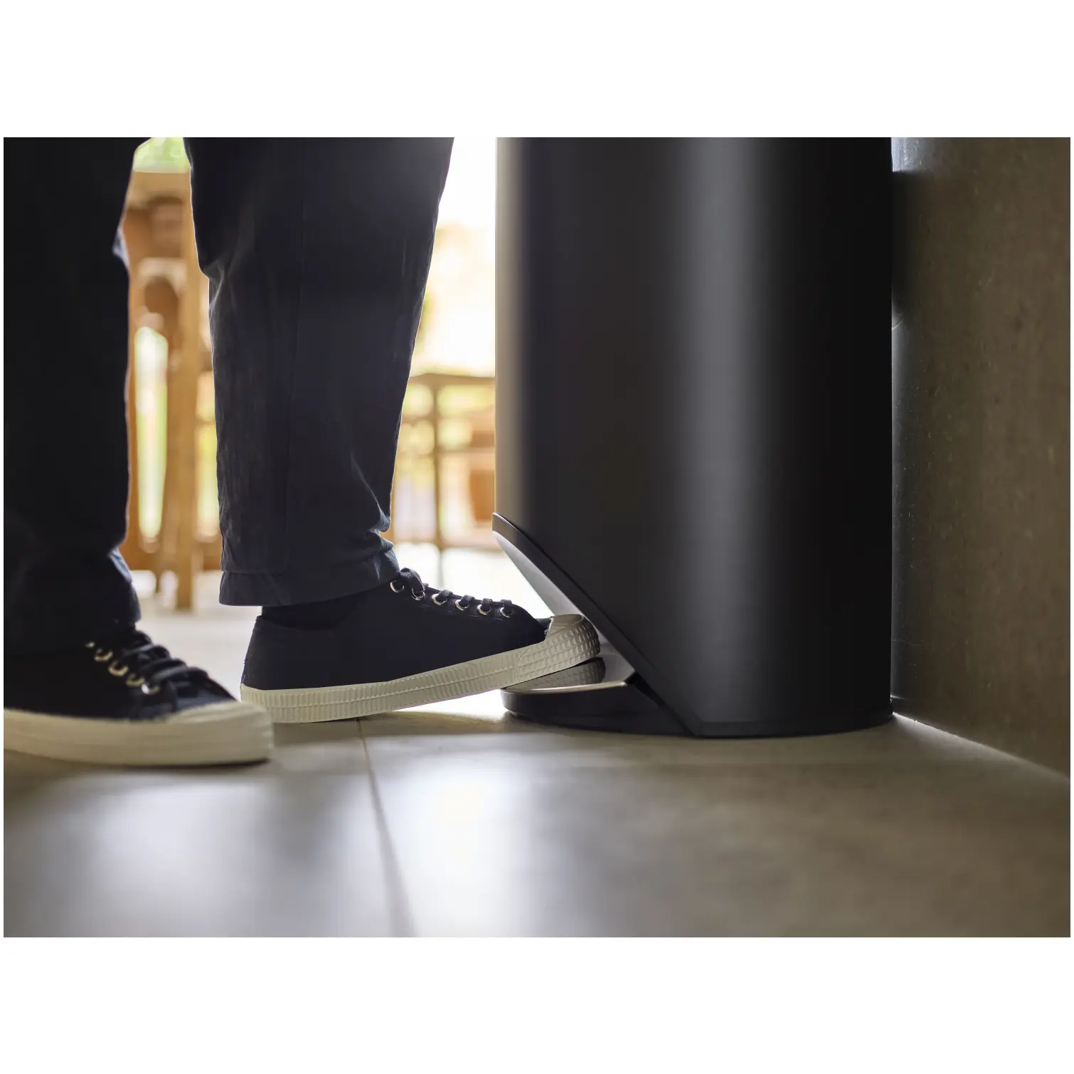 Joseph Joseph Arc Bin 30 Litre Capcity Carbon Black