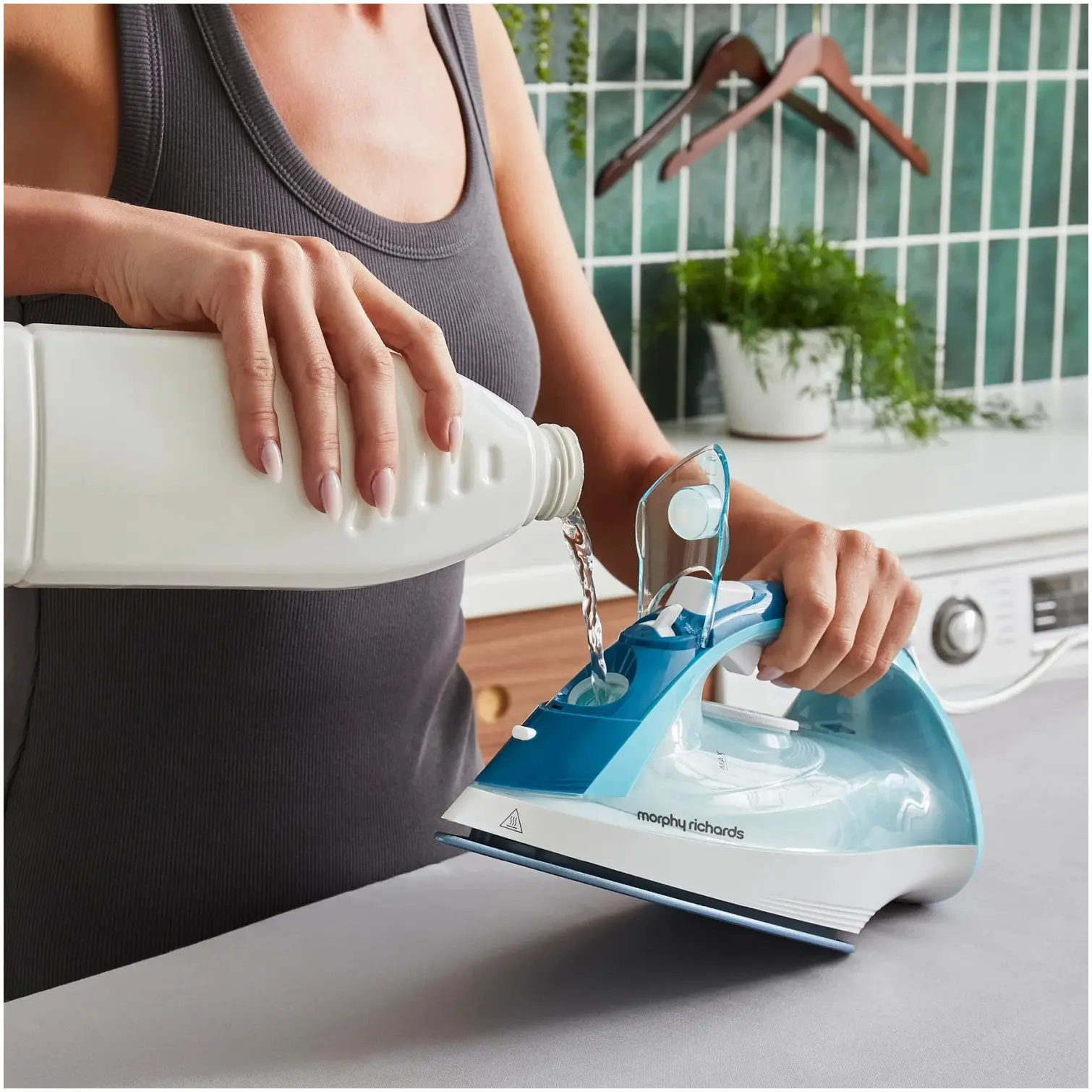 Morphy Richards 300300 Crystal Clear Iron 2400w