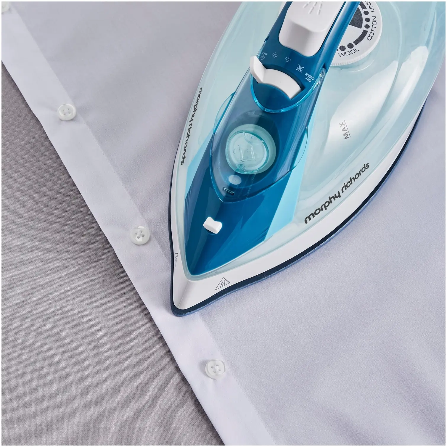 Morphy Richards 300300 Crystal Clear Iron 2400w
