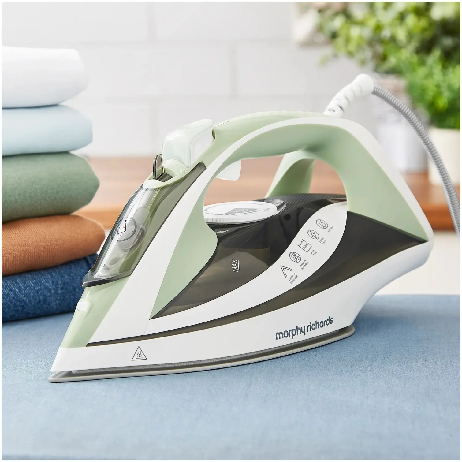 Morphy Richards 302010 Steam Flow Iron 2400w
