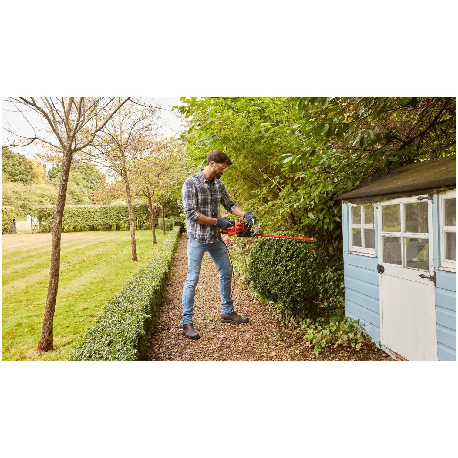 B&D BEHTS501 Hedge Trimmer 60cm Cut