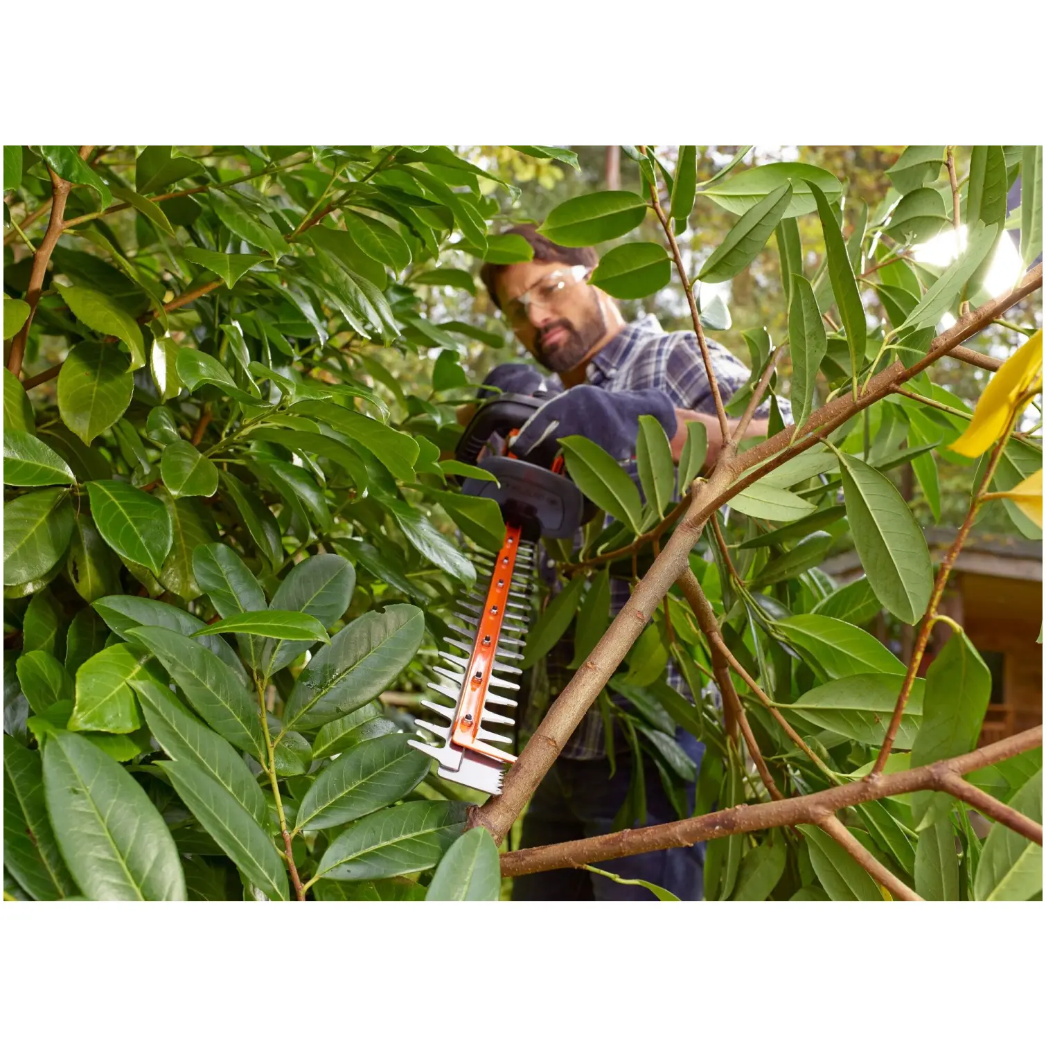 B&D BEHTS501 Hedge Trimmer 60cm Cut