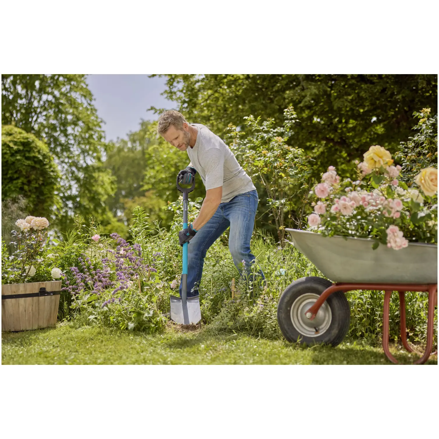 Gardena Classic Line Pointed Digging Spade With Footrest