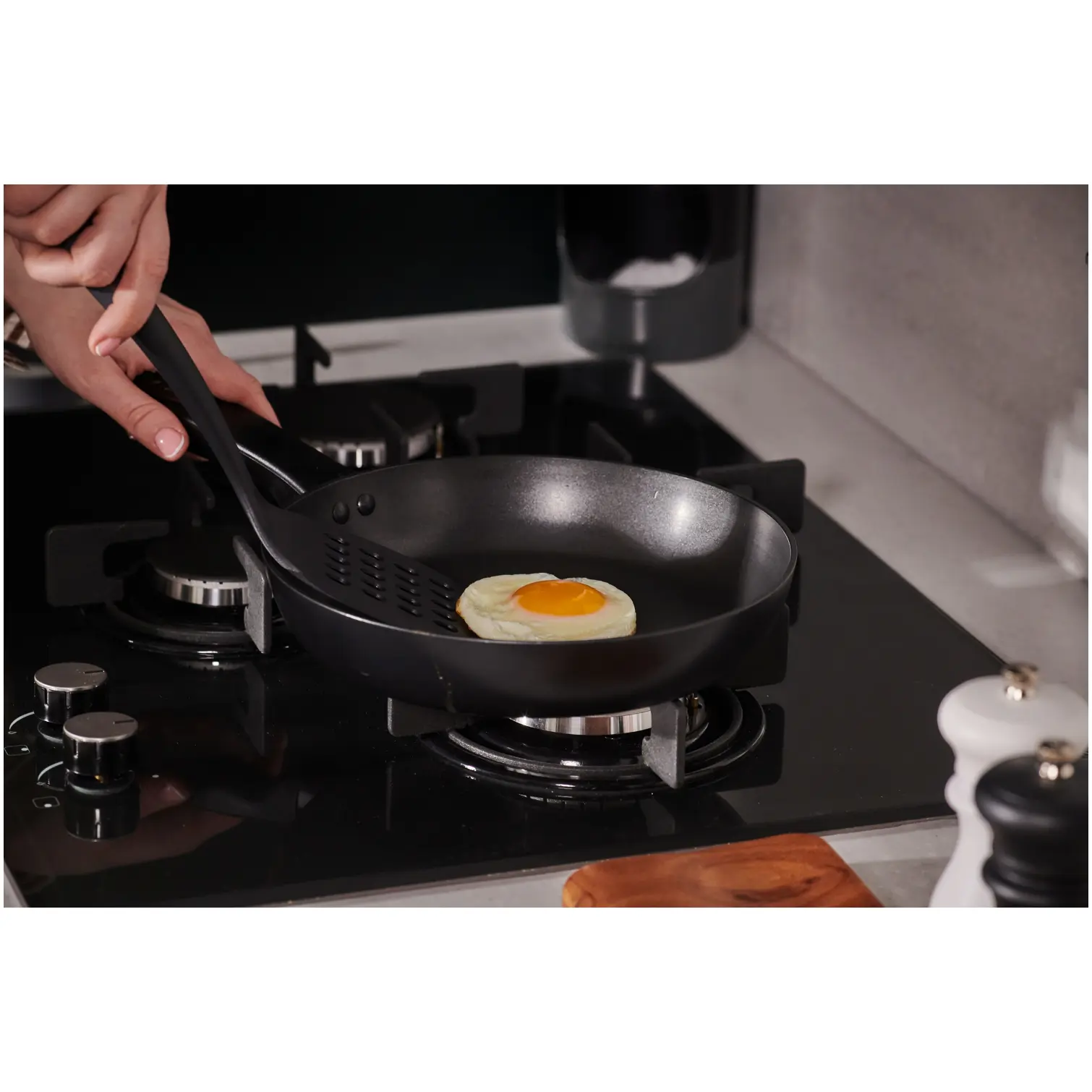 LEV0075_13 Culinaire Silicone Egg Ring