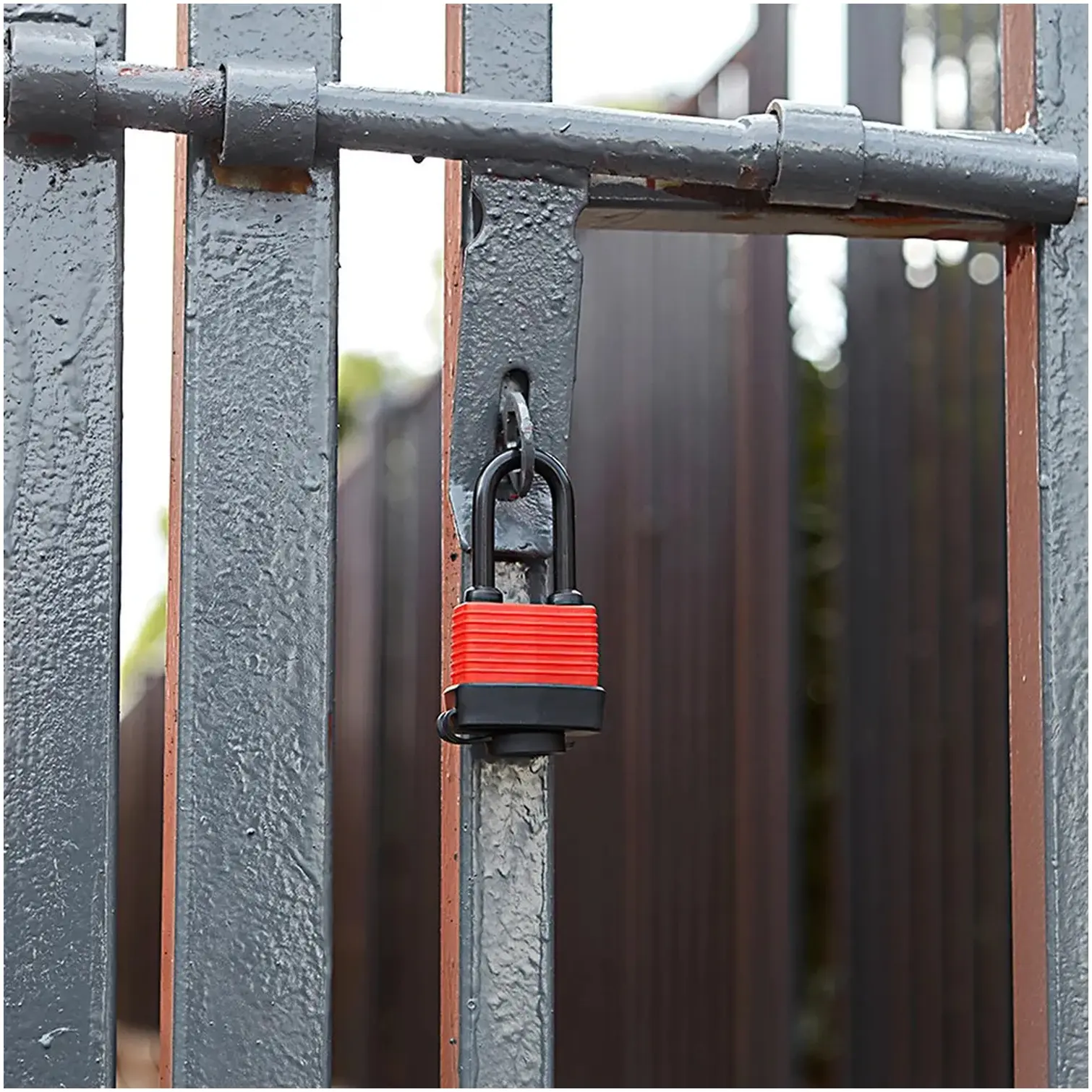 AVN0402_3 Dekton 40mm Long Shackle Padlock