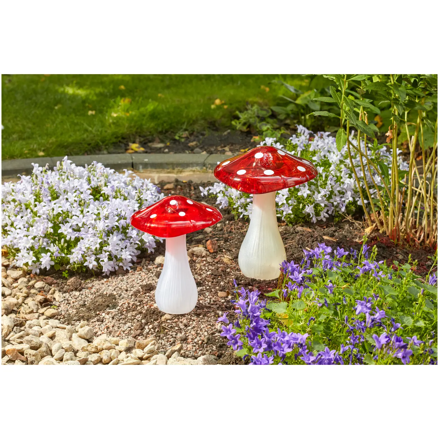 SMA0861_2 Smart Garden Mega Mushrooms Solar Light