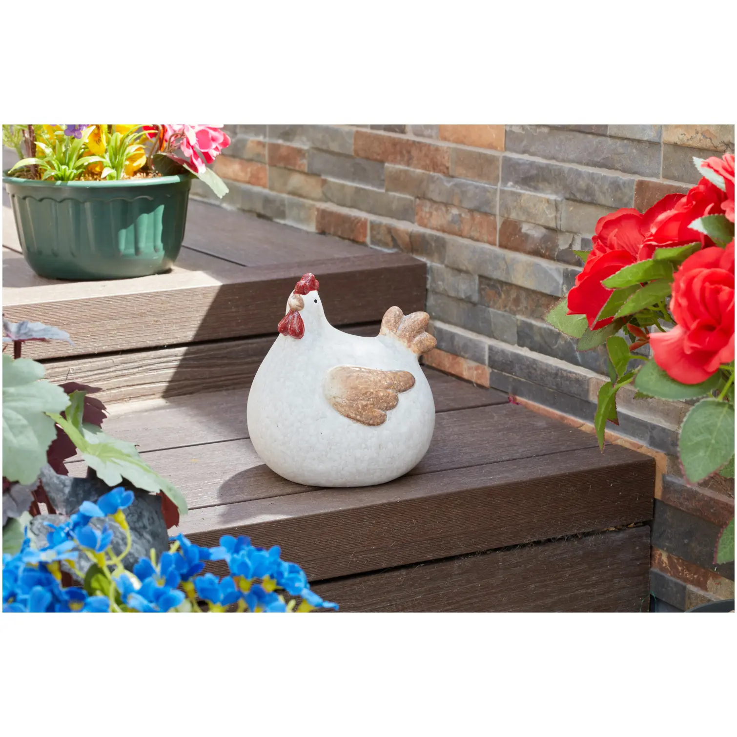 SMA0987_1 Smart Garden Lady Cluck