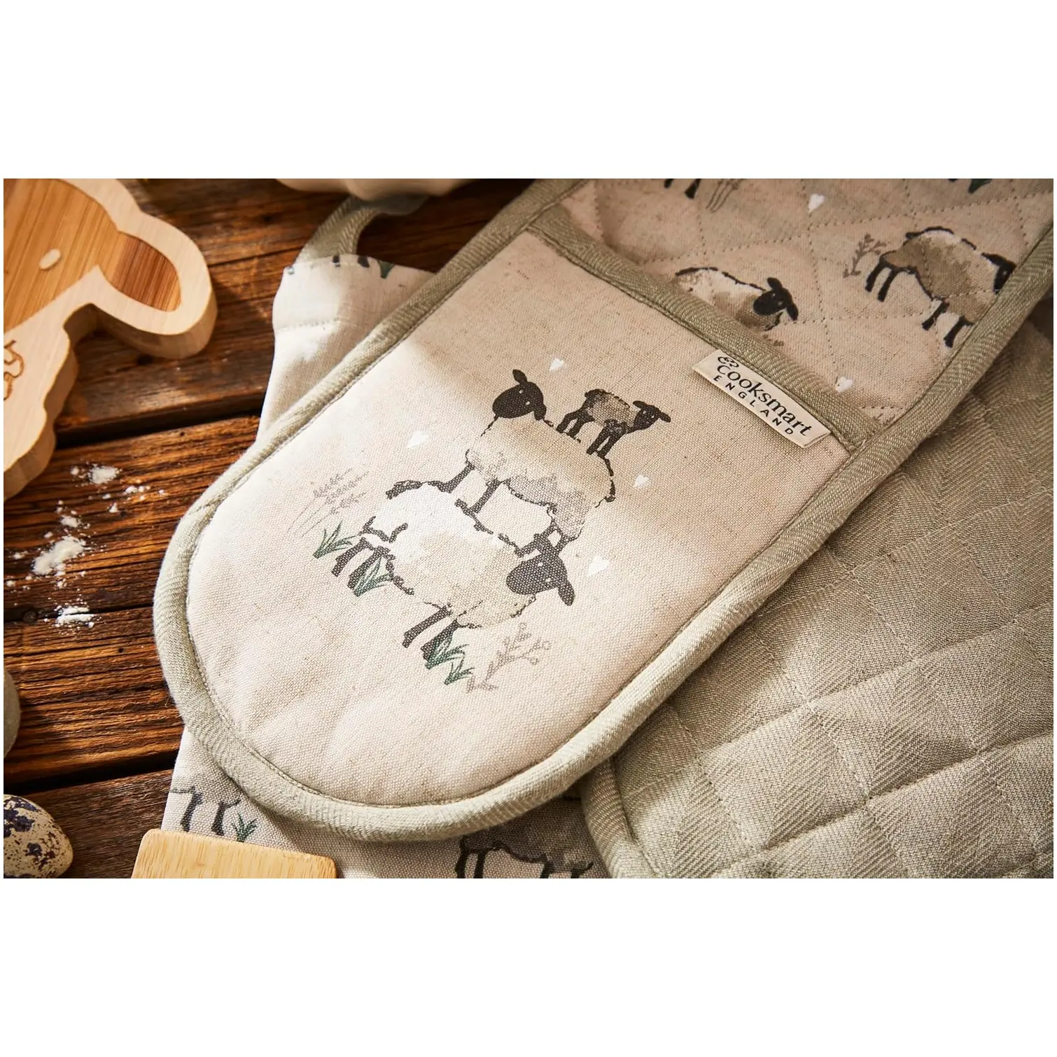 CLI0244_1 Cooksmart Highland Sheep Double Oven Glove