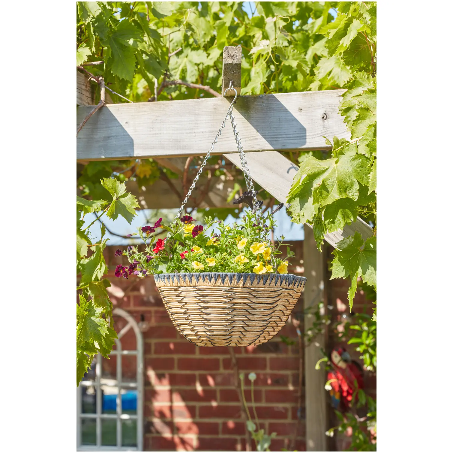 SMA0100_1 Smart Garden Hanging Basket Rattan Effect 14"