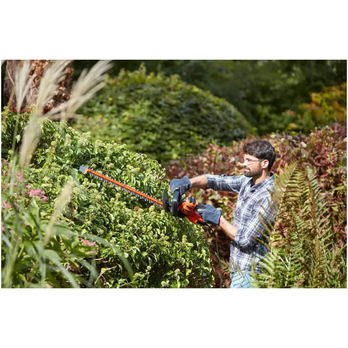 B&D 55cm(21") Hedge Trimmer