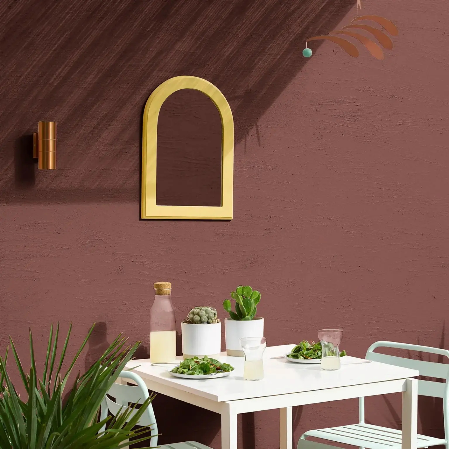 CRW0038_5 Sandtex Masonry Paint 2.5ltr Brick Red